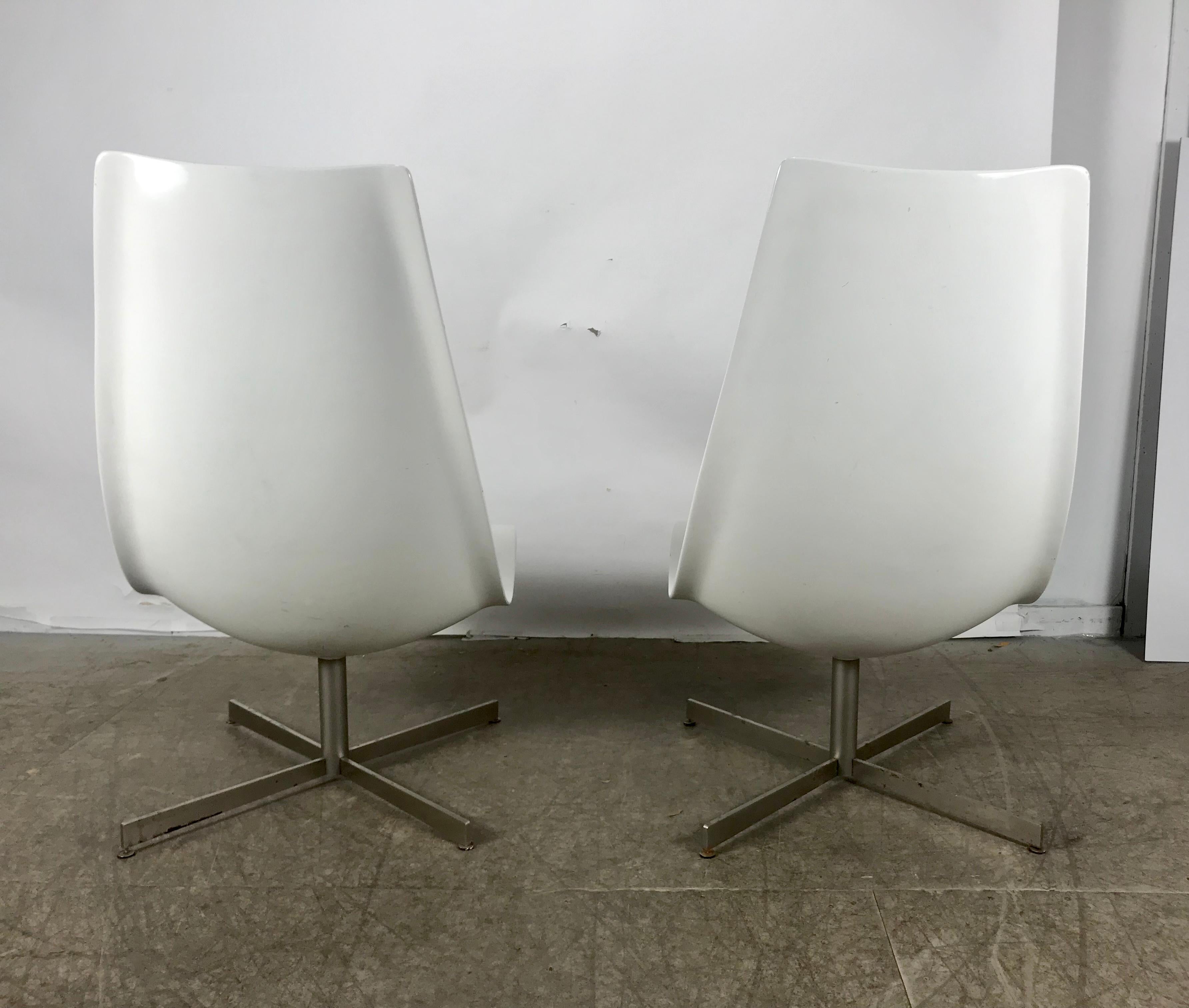 Pair of Space Age High Back Fiberglass Swivel Chairs, Montreal Expo 67 In Good Condition In Buffalo, NY