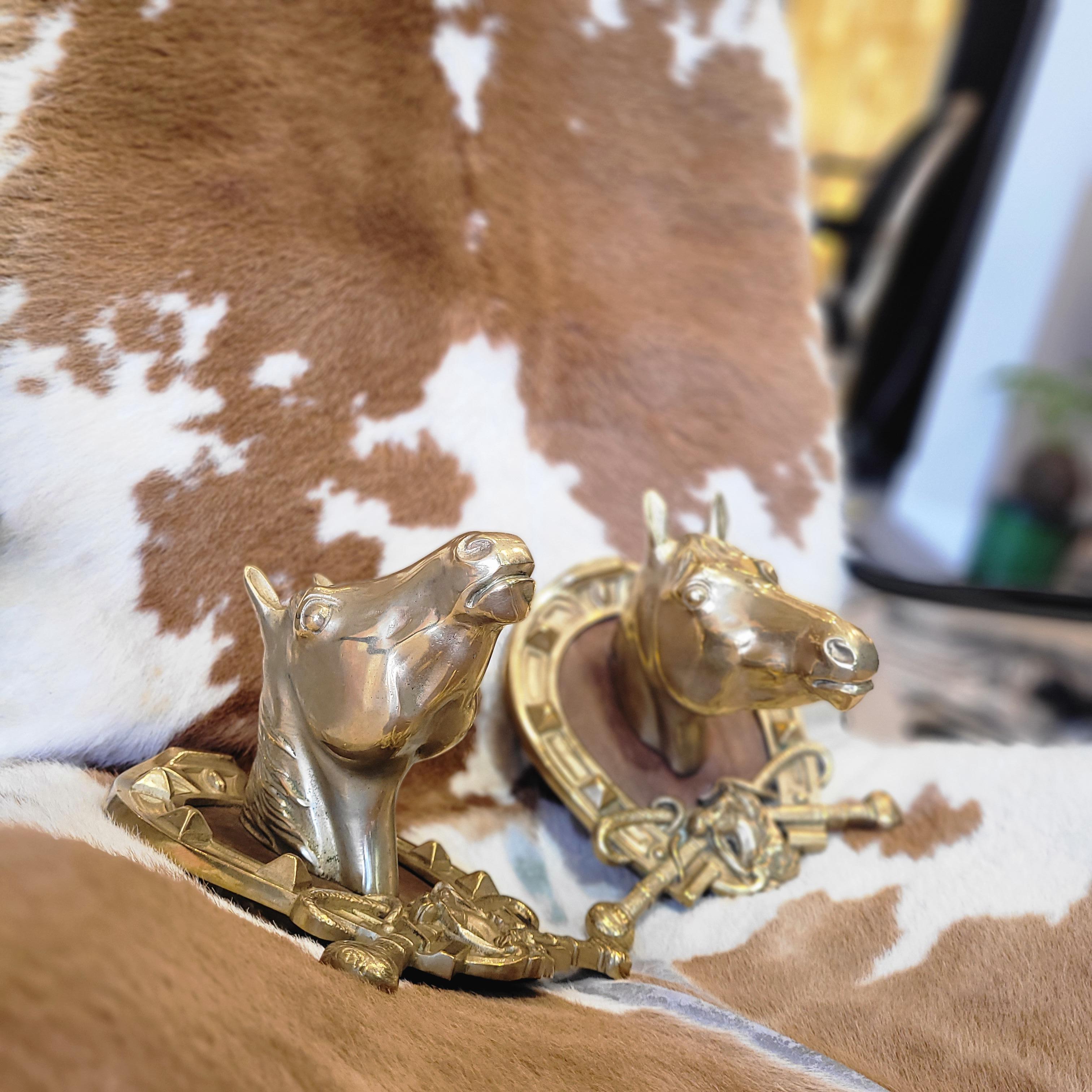 Paire de bustes de chevaux en bronze doré de style Hermès 6