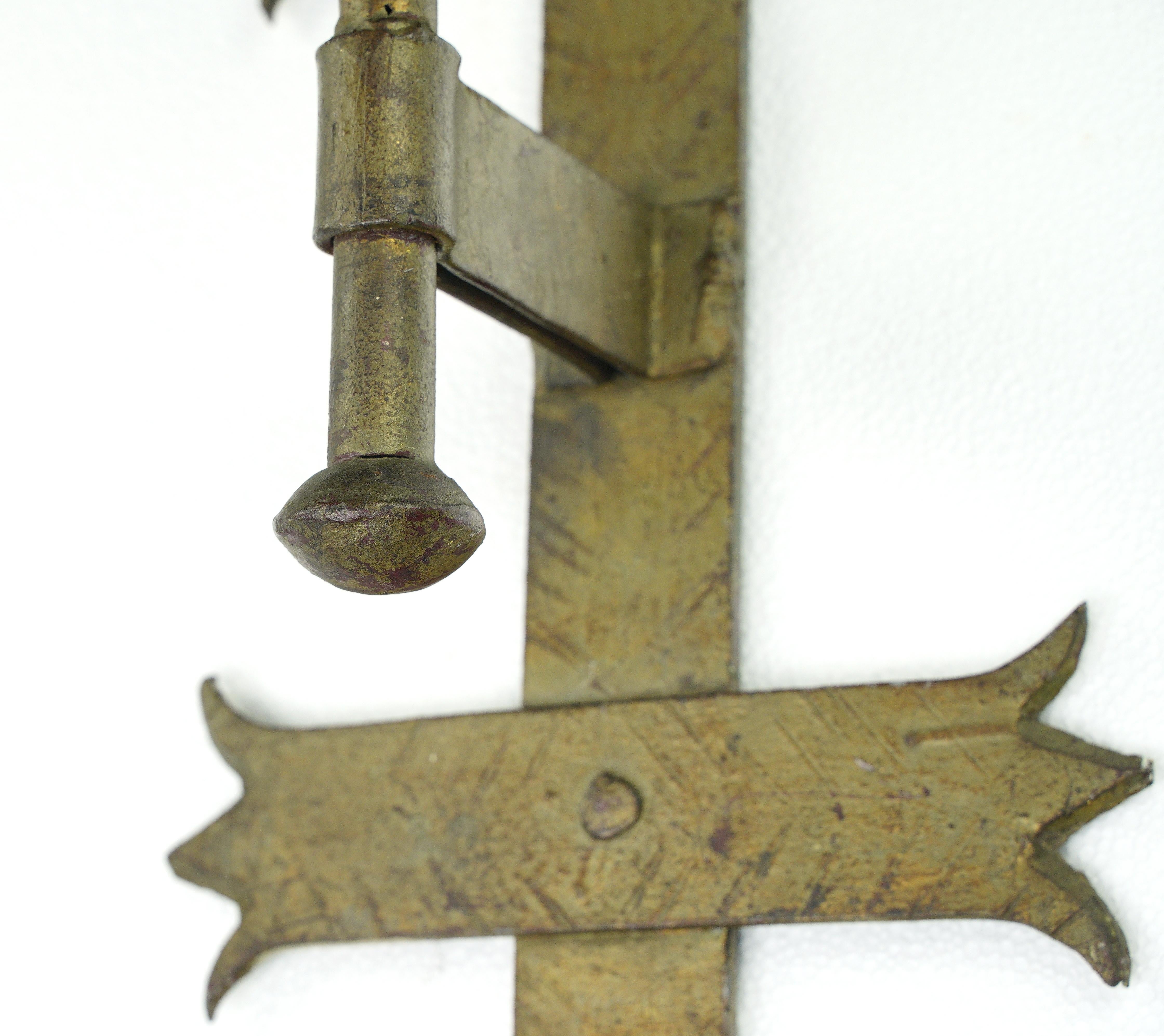 Coppia di lampade da parete in acciaio con finitura in bronzo in stile Revival spagnolo in vendita 5