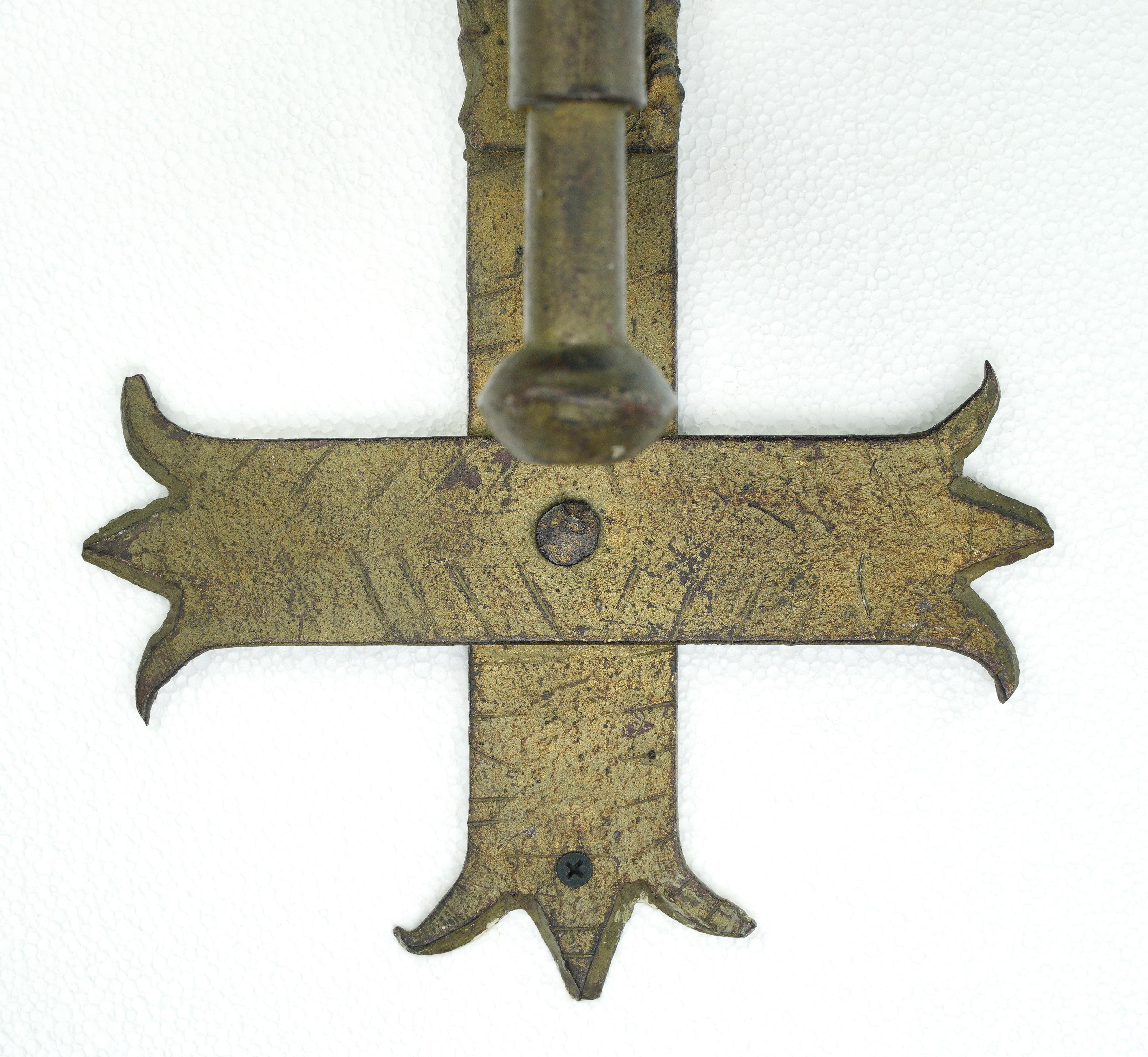 Coppia di lampade da parete in acciaio con finitura in bronzo in stile Revival spagnolo in vendita 1