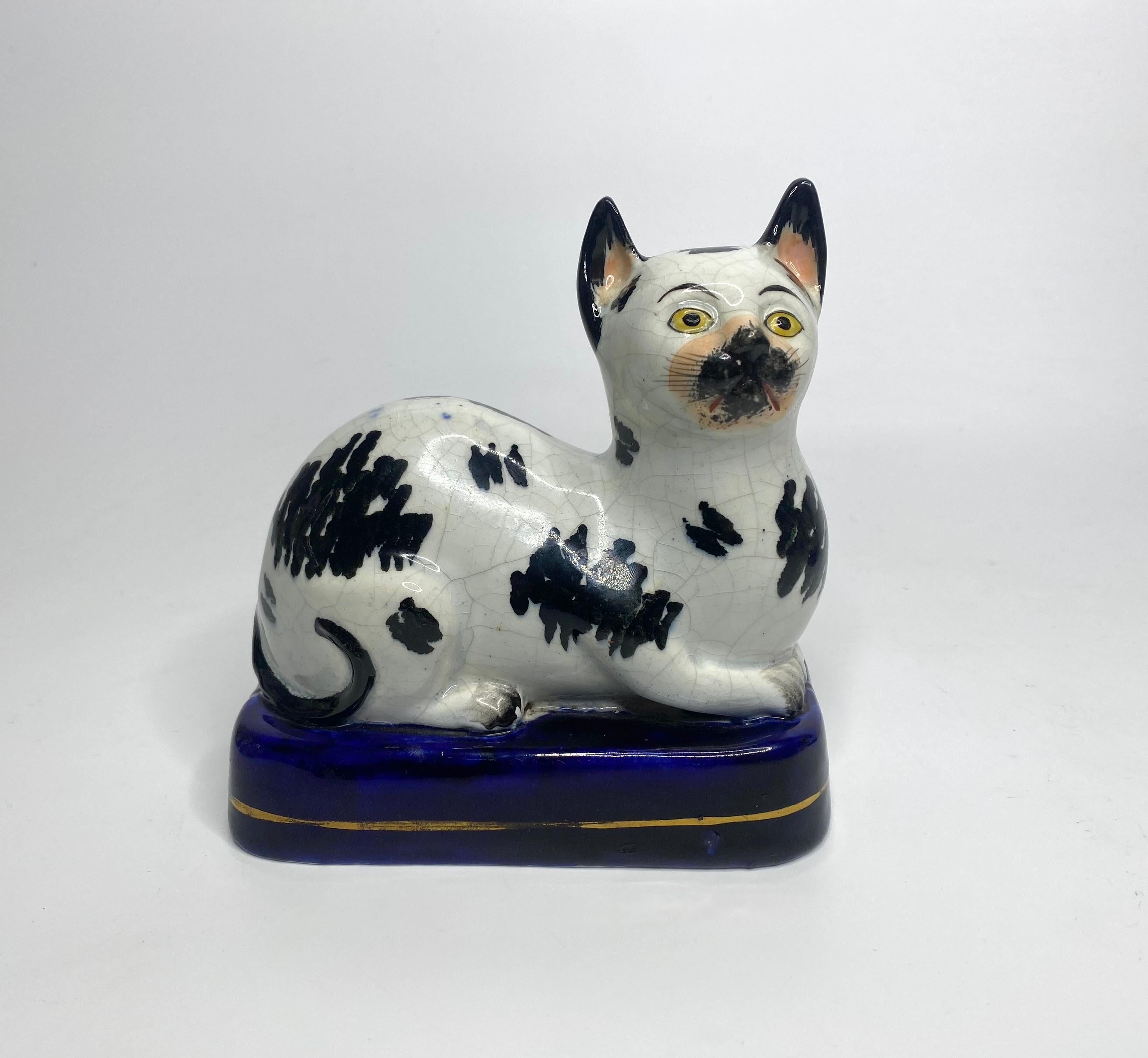 Victorian Pair Staffordshire pottery cats, c. 1850. For Sale