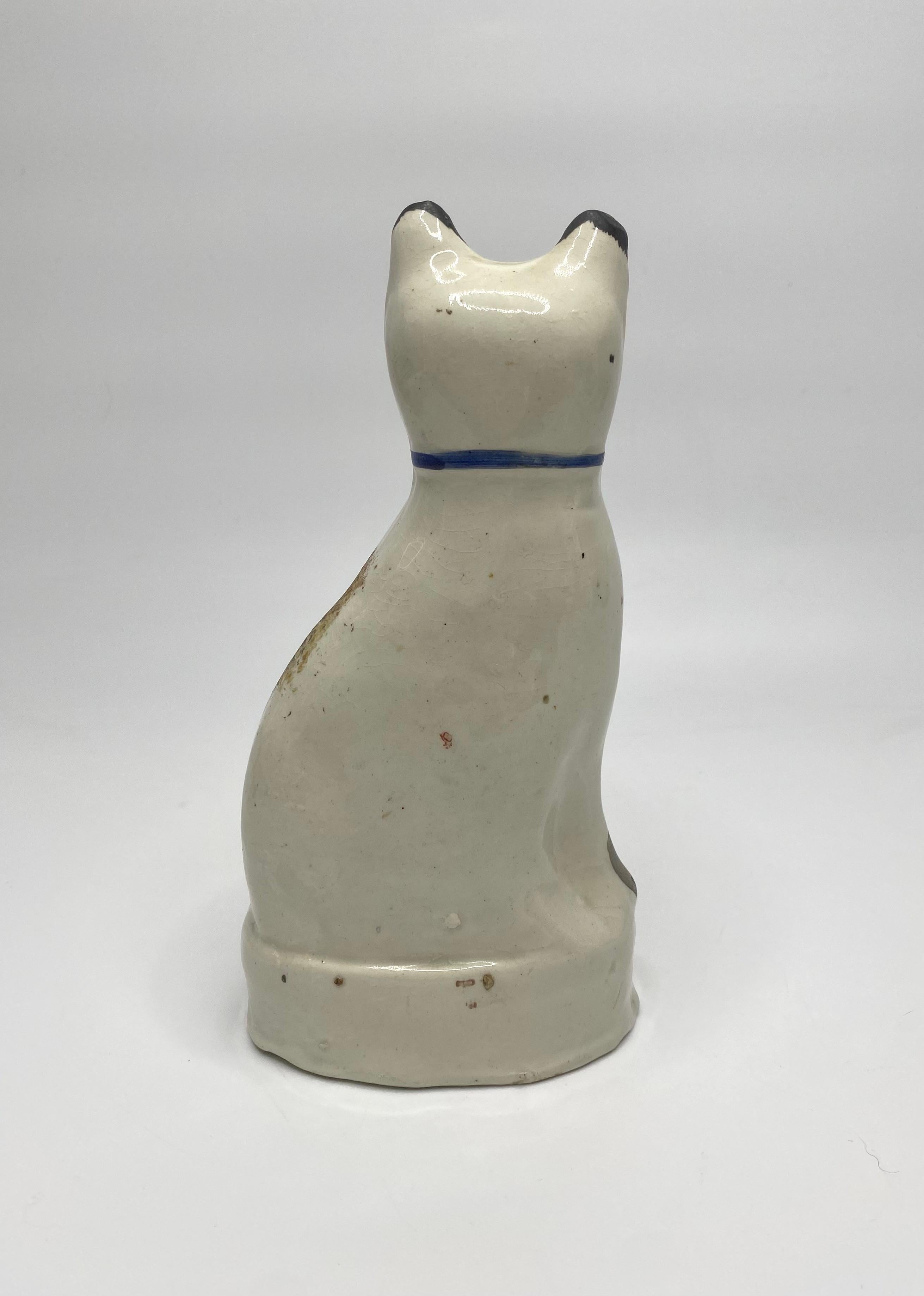 Pair Staffordshire pottery seated cats, c. 1860. In Excellent Condition In Gargrave, North Yorkshire