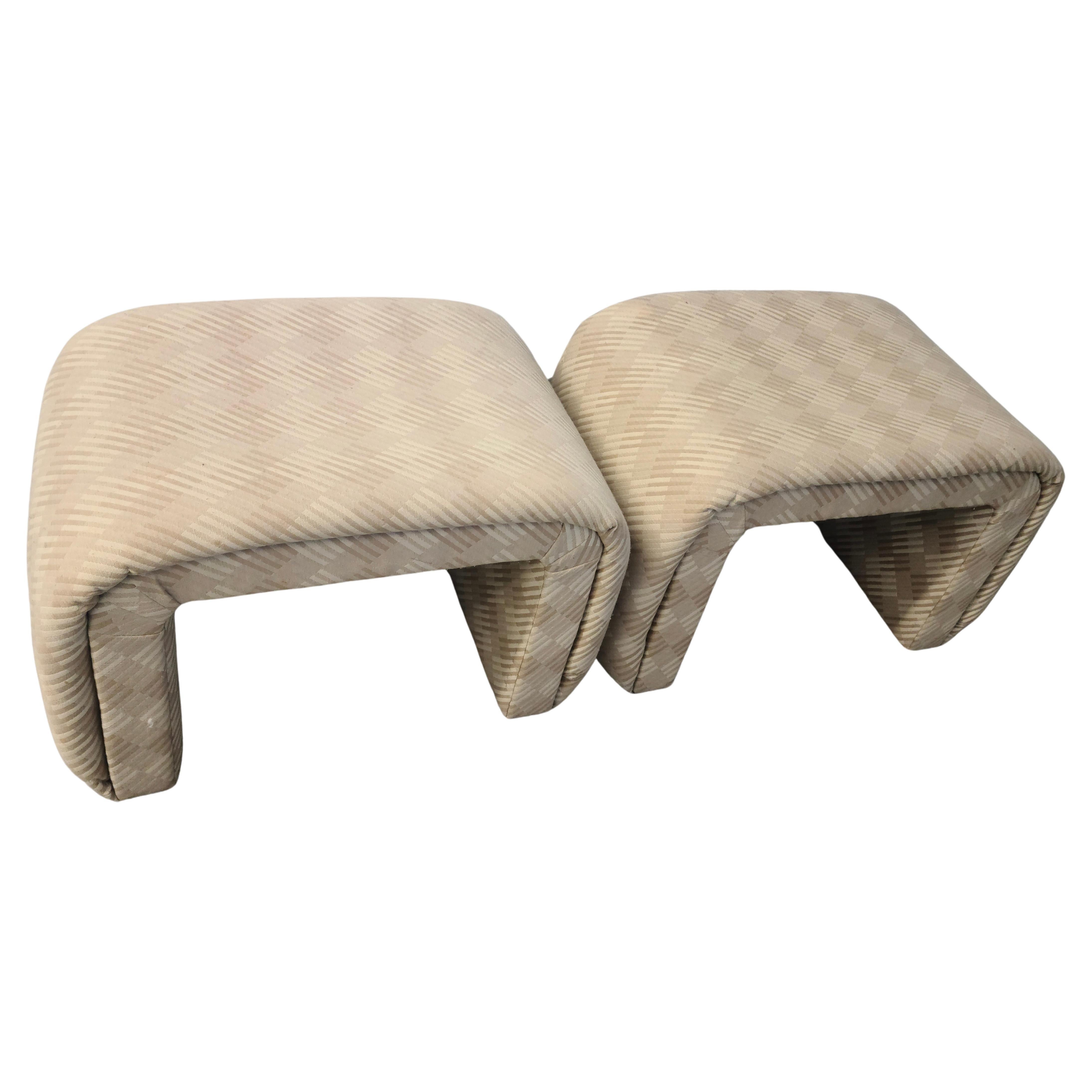 Paire de poufs ovales dans le style de Milo Baughman en vente 1