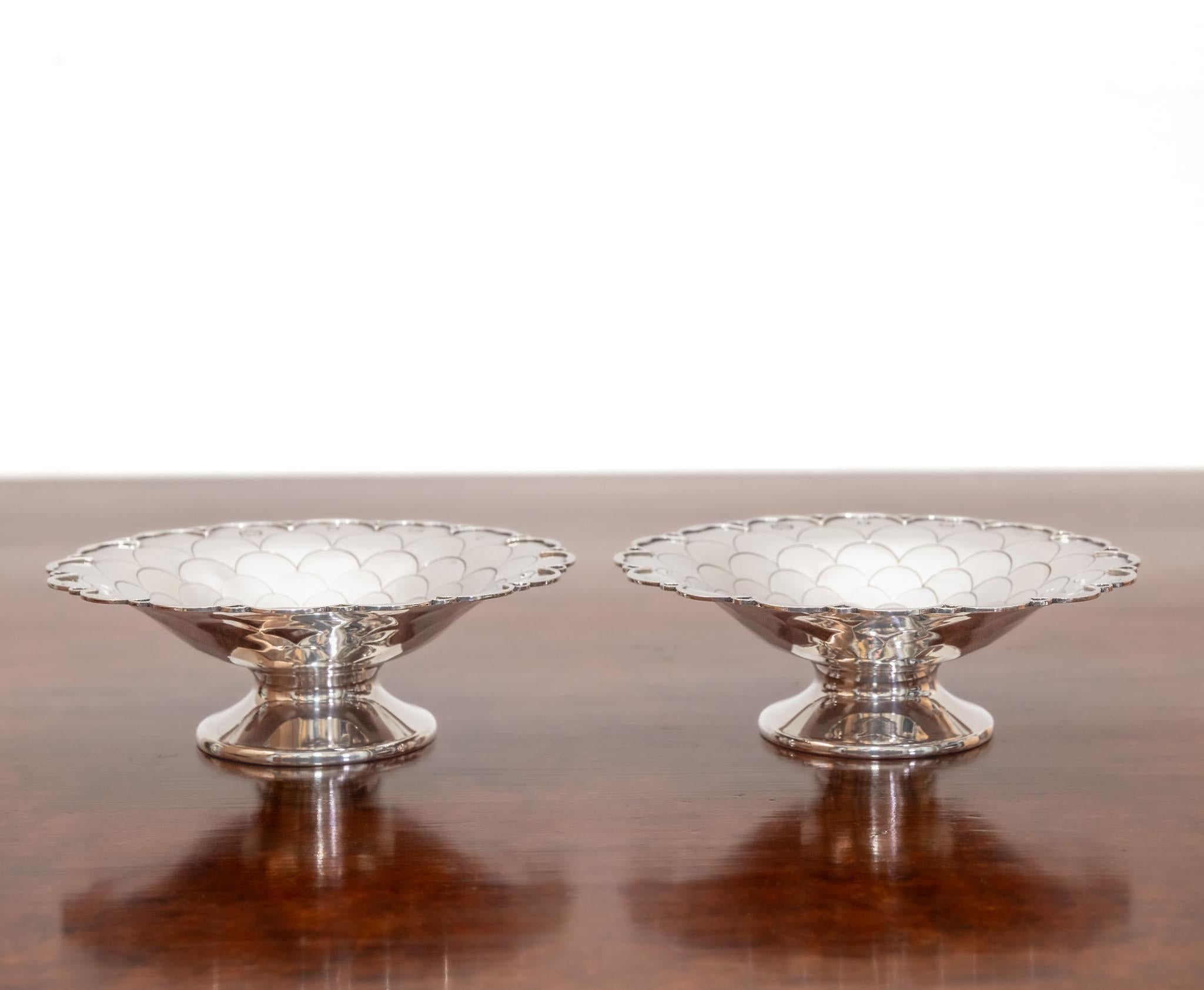 English Pair Sterling Silver Bon Bon Fish Scale Pattern Dishes By Elkington & Co For Sale