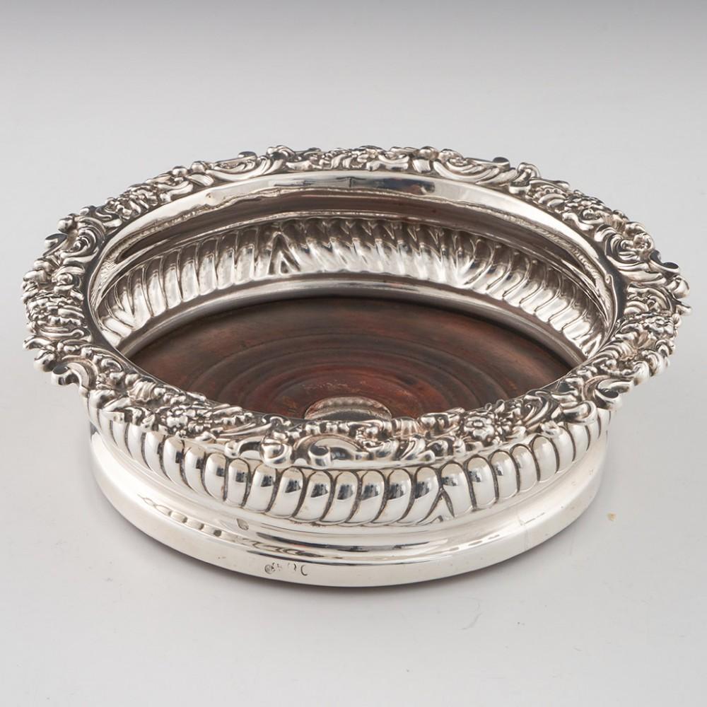 Pair Sterling Silver Wine Coasters Sheffield, 1821 In Good Condition For Sale In Tunbridge Wells, GB