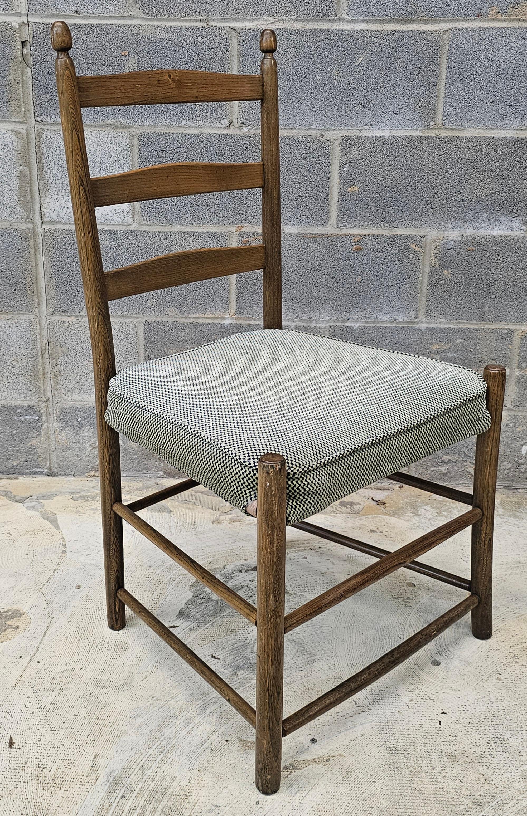Tacheté Paire de Stickley Co. Chaises d'appoint en châtaignier de type Shaker, NYC vers 1910 en vente