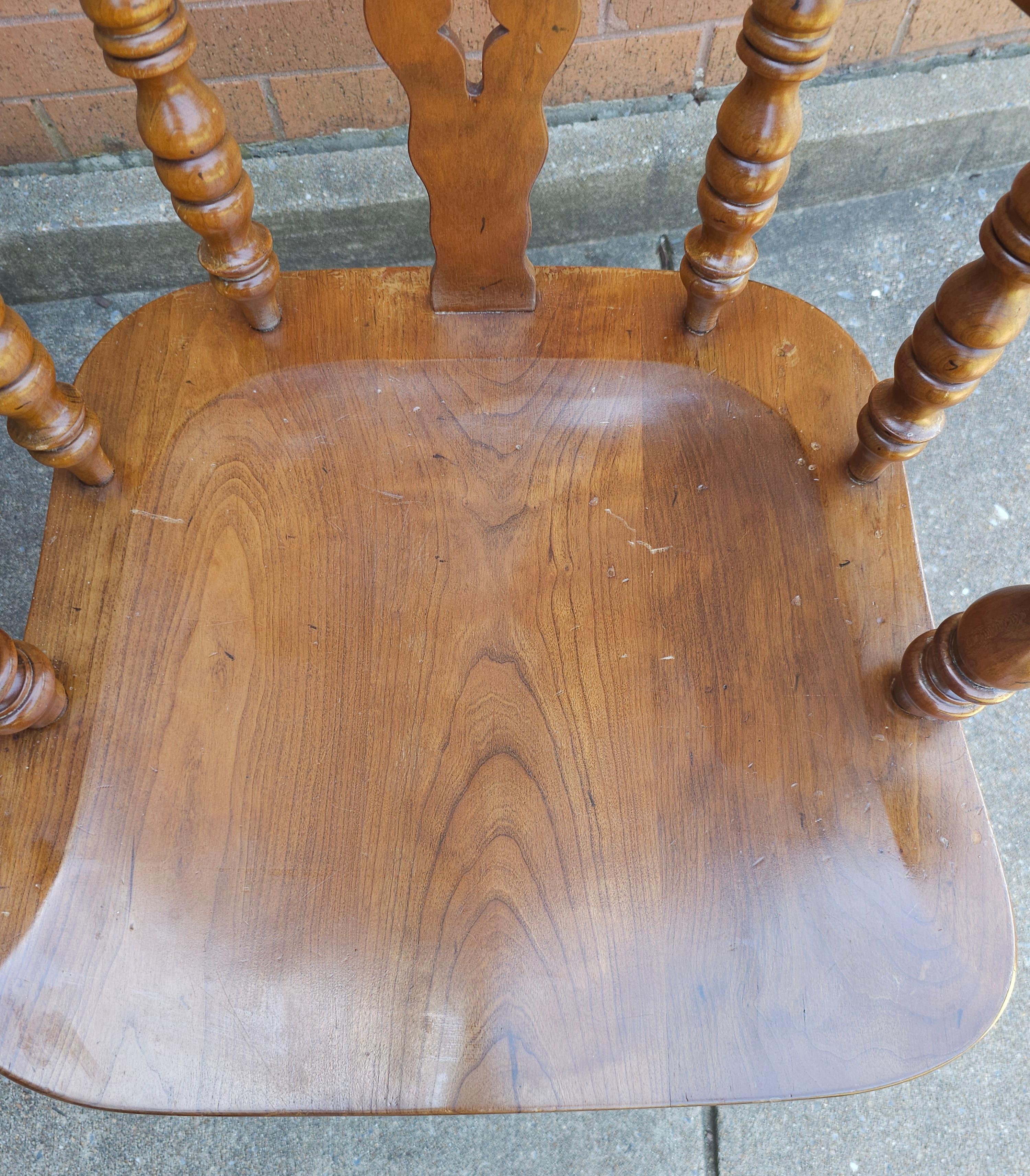 Mid-Century Modern Paire de fauteuils Stickley de style Windsor du milieu du siècle dernier en vente