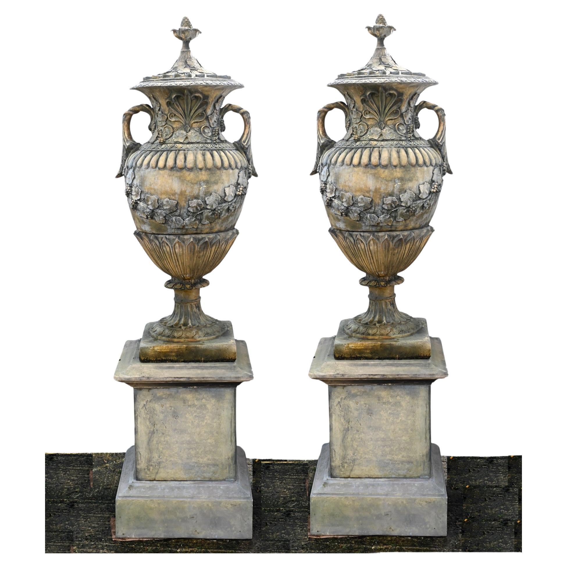 Coppia di urne da giardino in pietra Vaso da giardino classico ad anfora inglese
