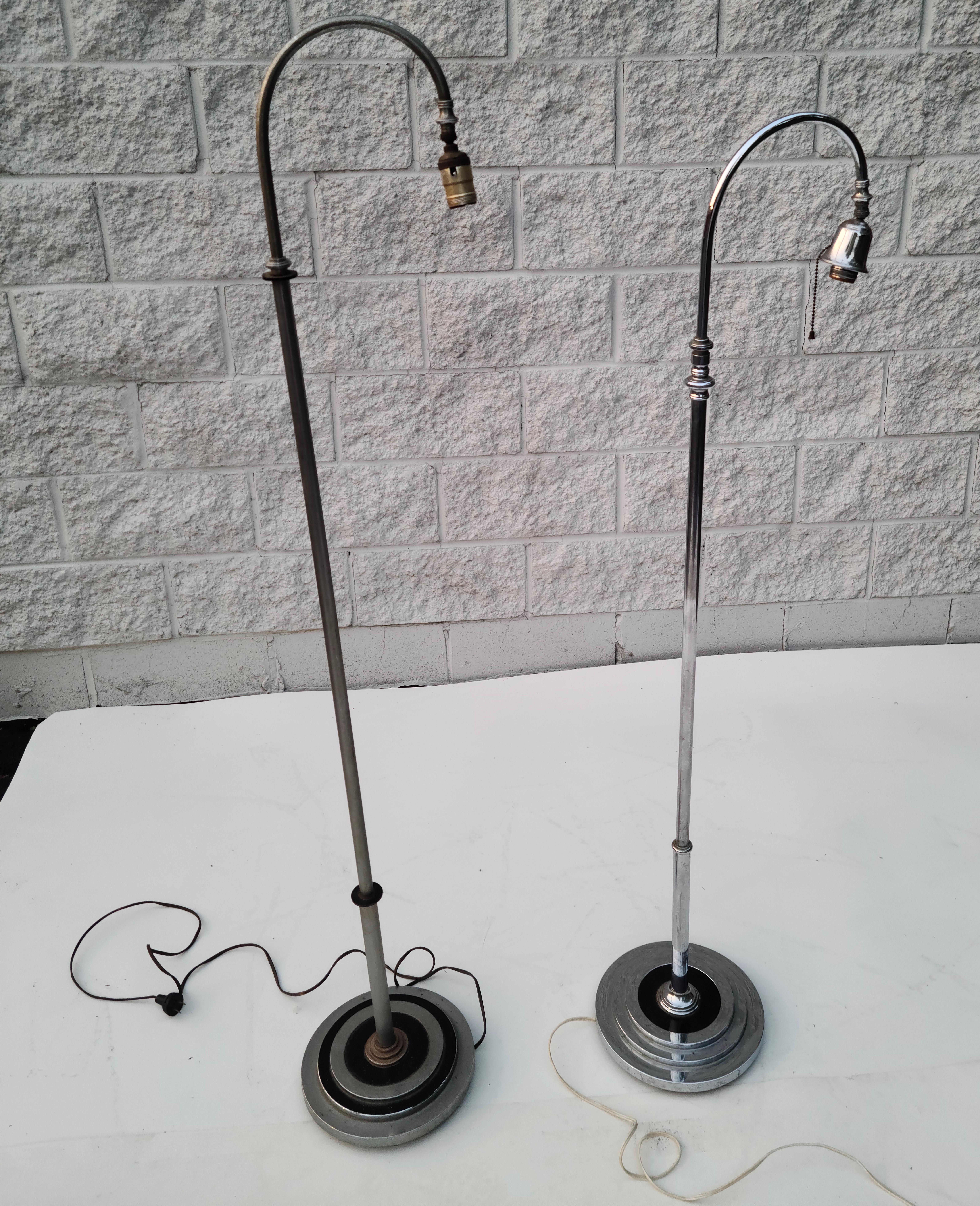 Streamline-Modern-Lampen von Gilbert Rohde für Rembrandt Lamp Company, Paar (Stahl) im Angebot