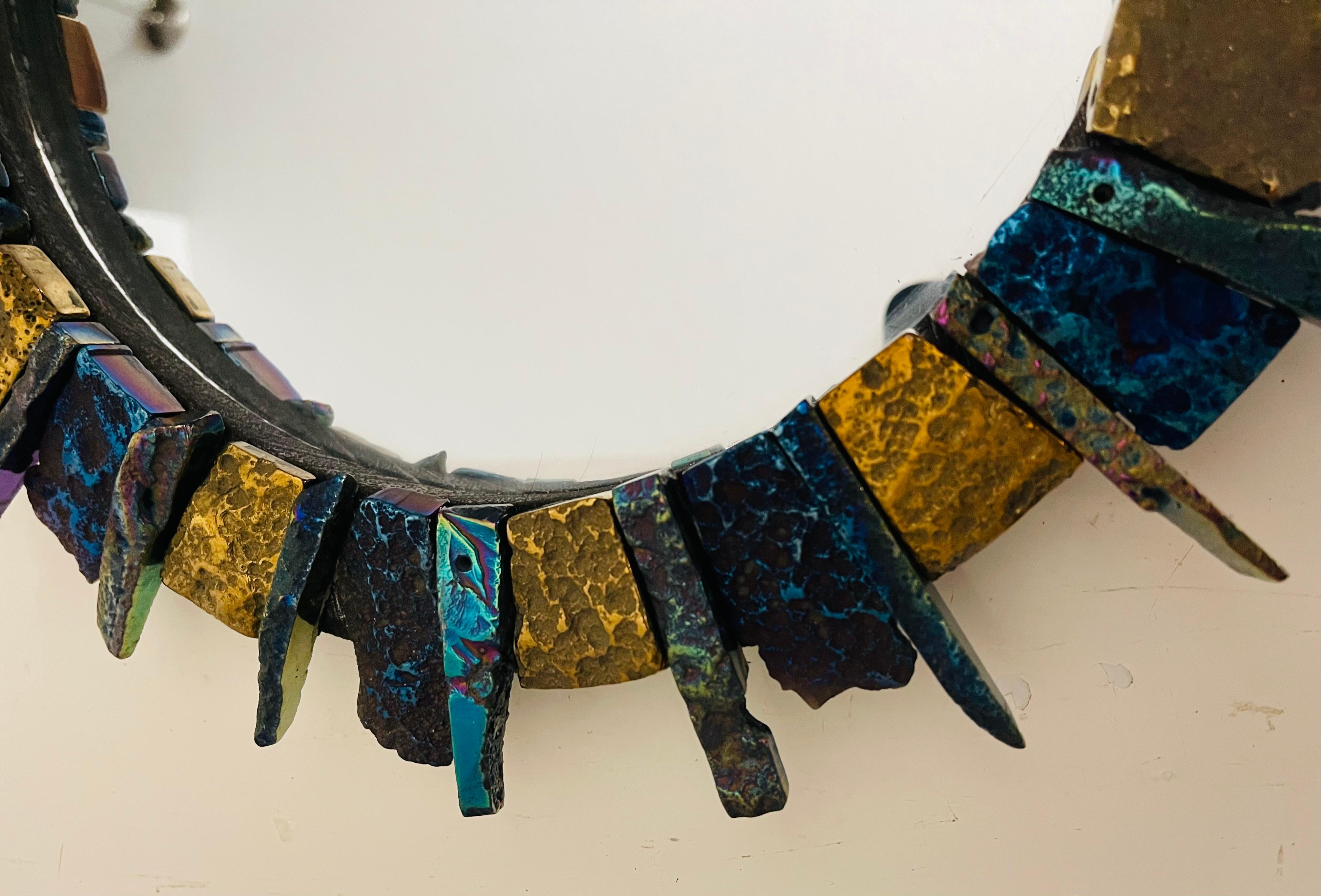 Gemme varie Coppia di specchi moderni organici a raggiera in stile Agata Stone Oro Lalane in vendita