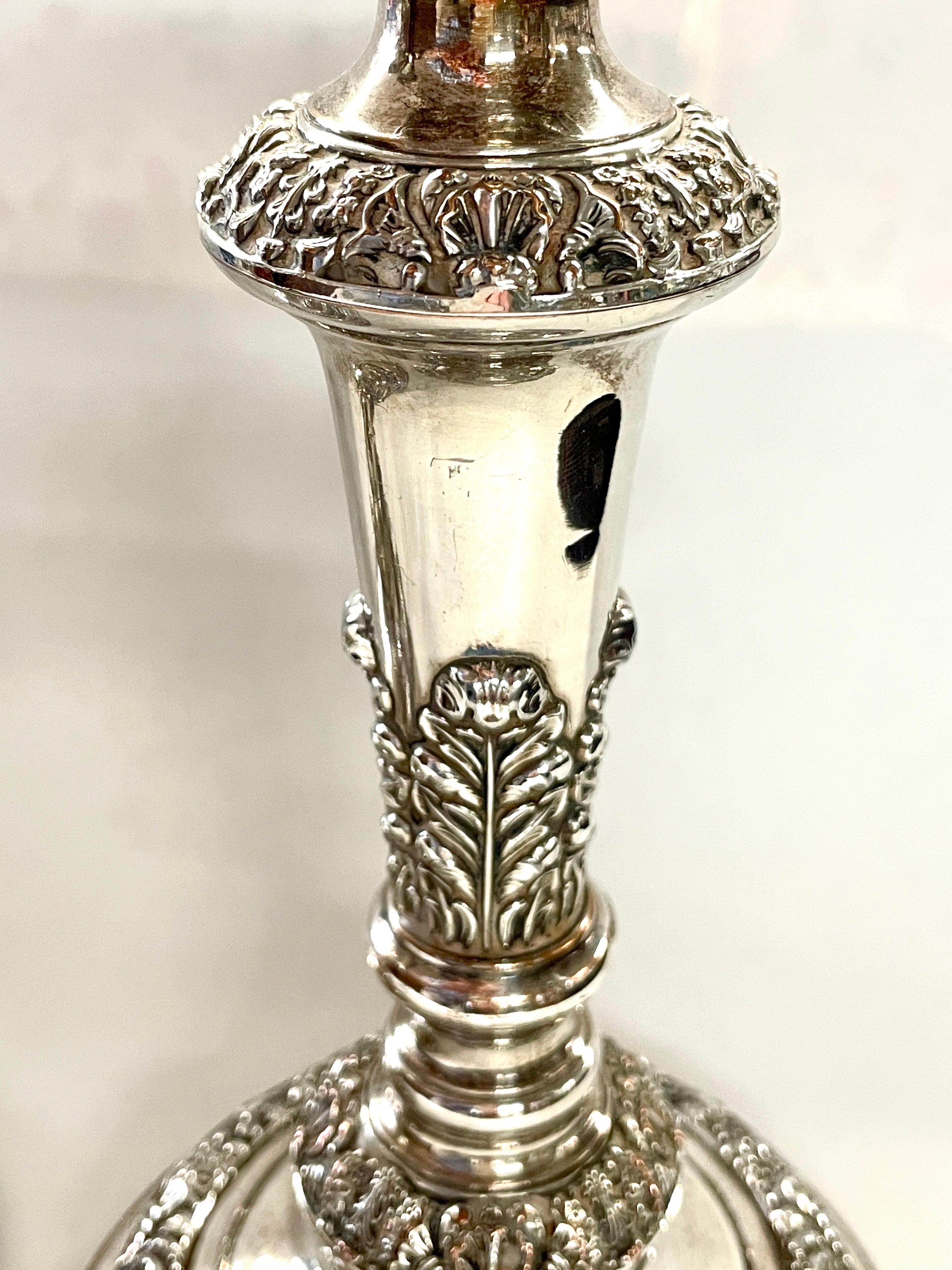 COPPIA Superba di antichi candelieri inglesi in stile rococò in Sheffield, Acanthus in vendita 2