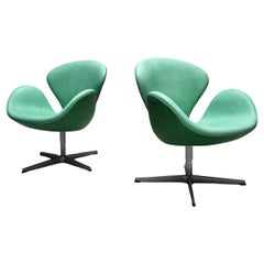 Coppia Sedia Swan di Arne Jacobsen per Fritz Hansen Verde Menta Naturale