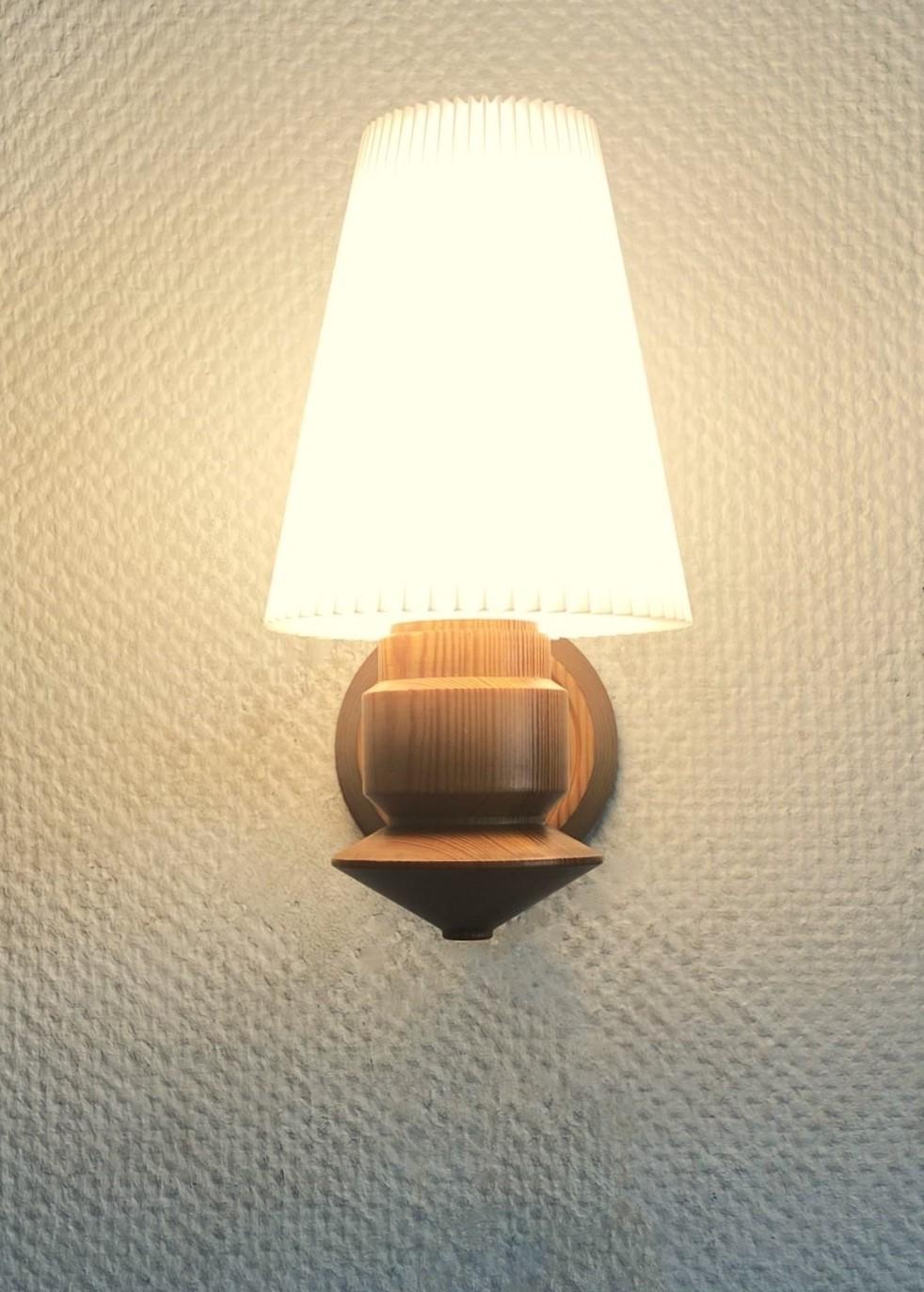 Pair Swedish Designer Pine Wall Sconces with Pleated Shades, Sweden, 1970s 6