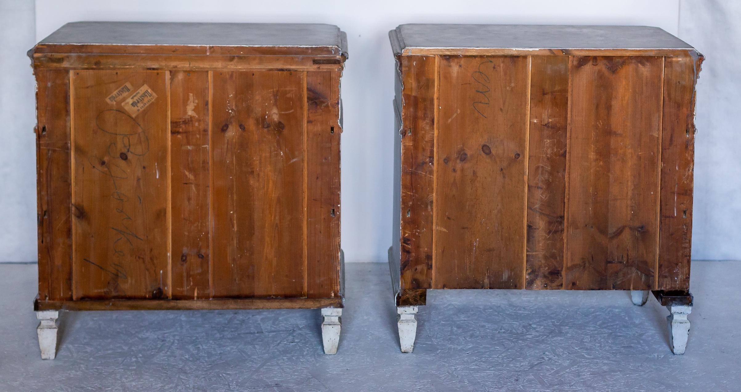 Pair Swedish Gustavian Painted Chest of Drawers Commode Tallboy Grey White In Good Condition In Lewes, England