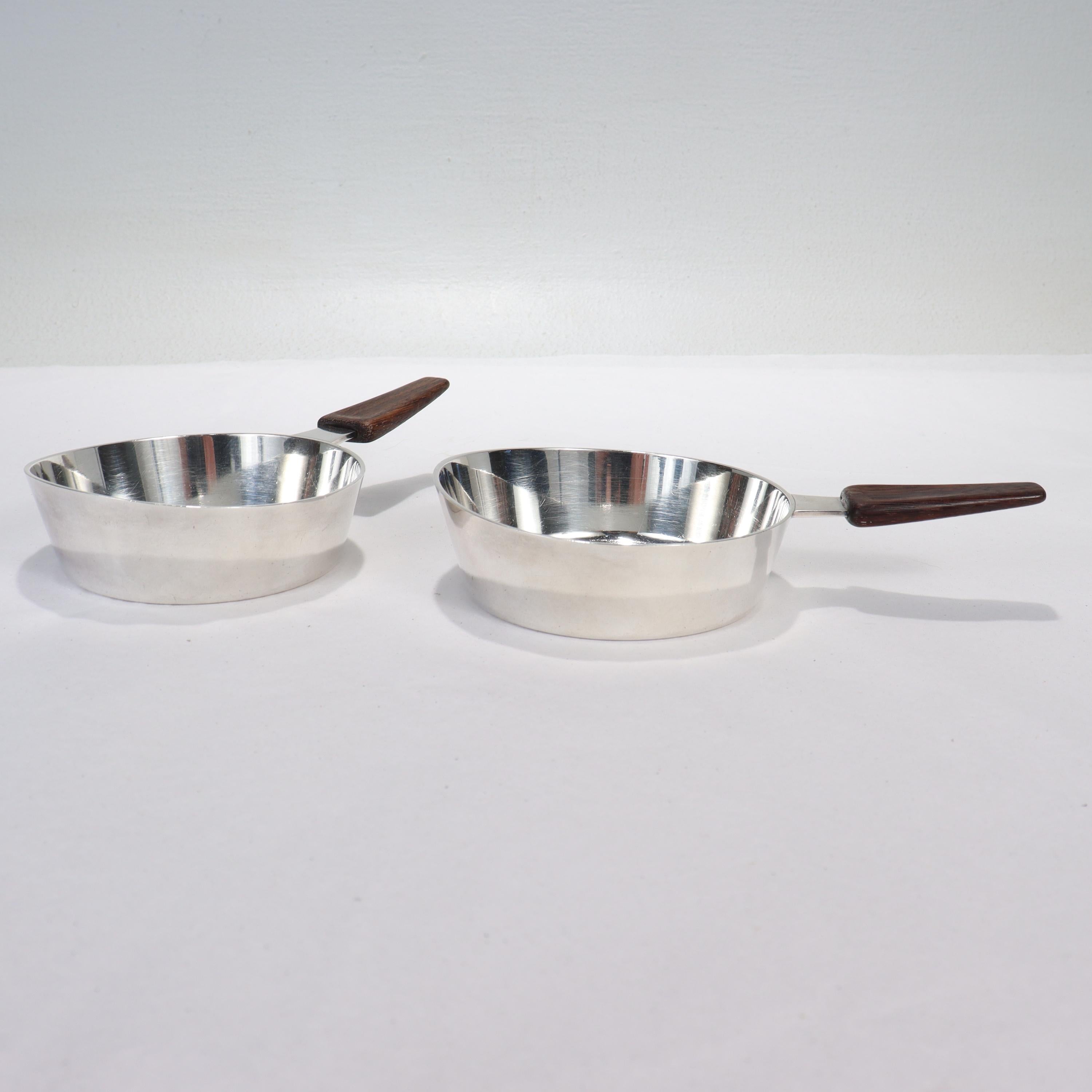 Pair Swedish Modernist Sterling Silver Dishes by Helge Lingren for Kay Anderson In Good Condition For Sale In Philadelphia, PA