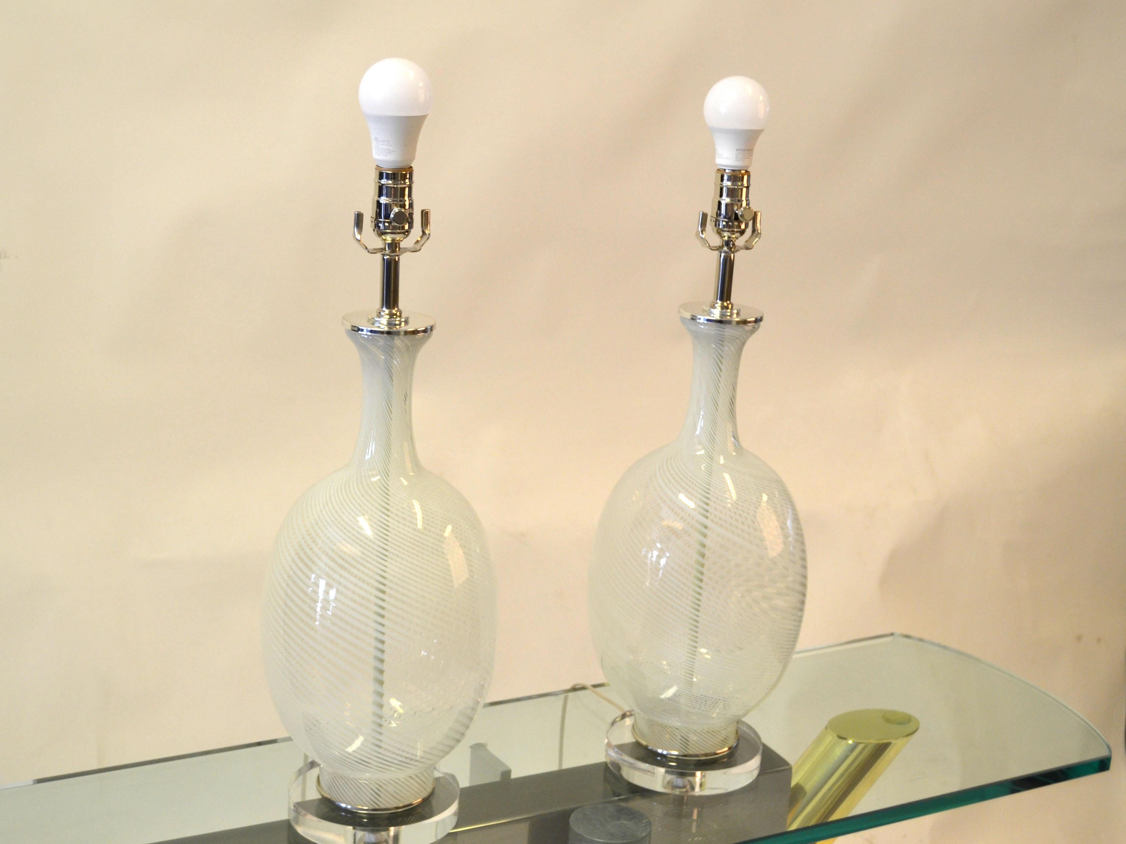 Late 20th Century Pair, Swirl Mid-Century Modern Transparent Blown Art Glass Table Lamps by Blenko For Sale
