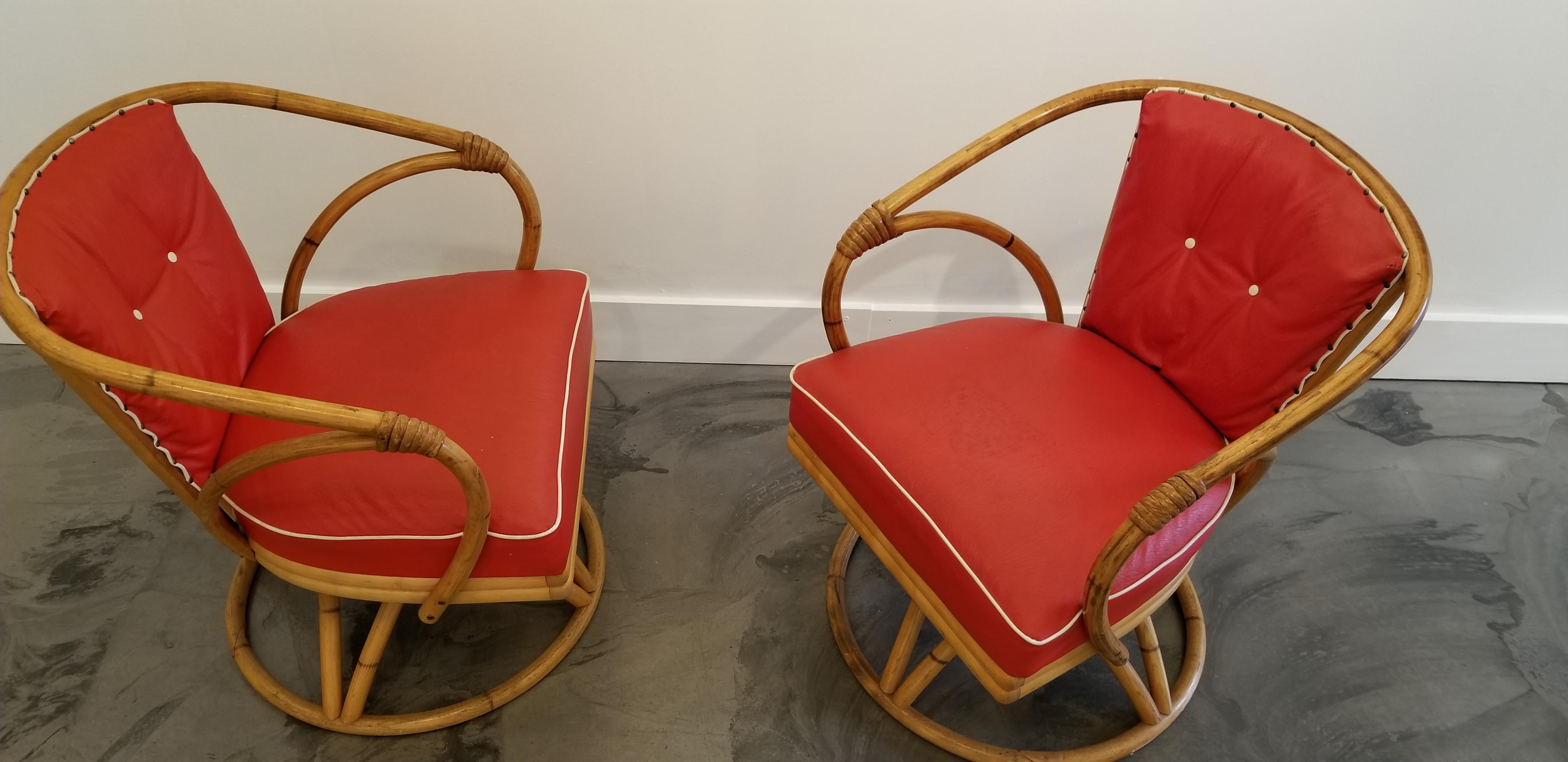 Mid-Century Modern Organic Modern Swivel Lounge Chairs by Heywood Wakefield For Sale