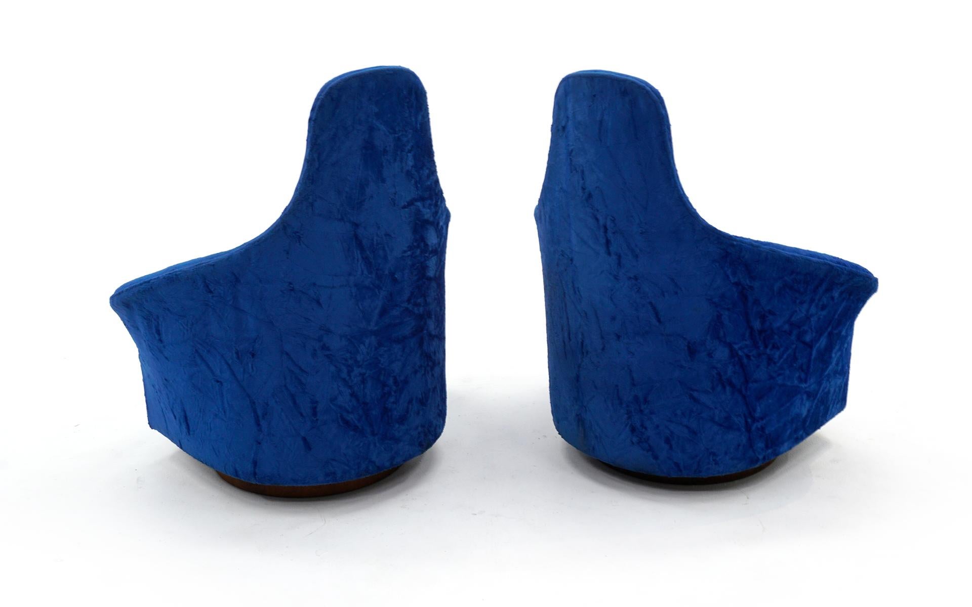 American Pair of Swivel Lounge Chairs in the Original Blue Velvet, Adrian Pearsall Signed