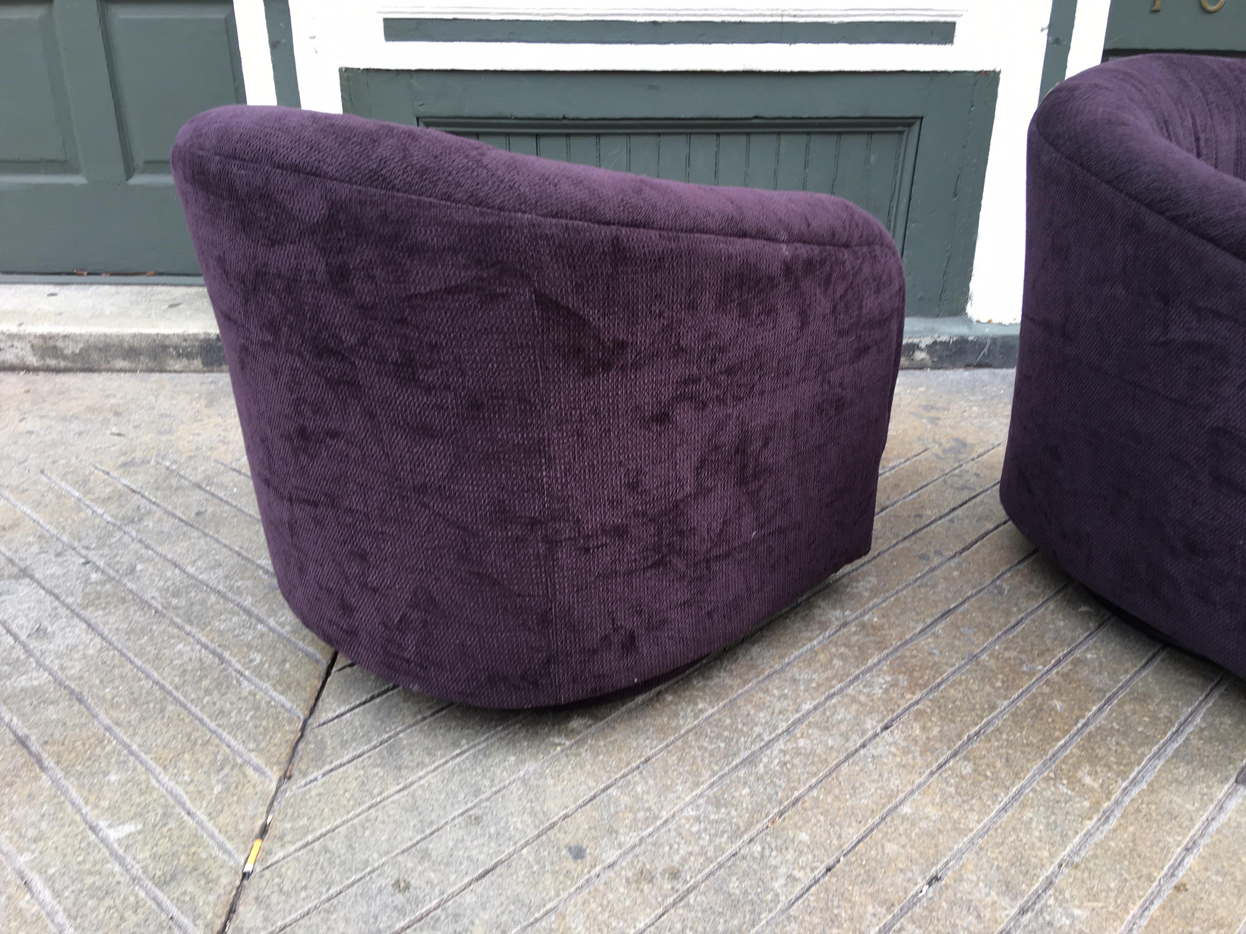 Pair of Swivel or Rocking Barrel Chairs in the Manner of Milo Baughman In Good Condition In Philadelphia, PA