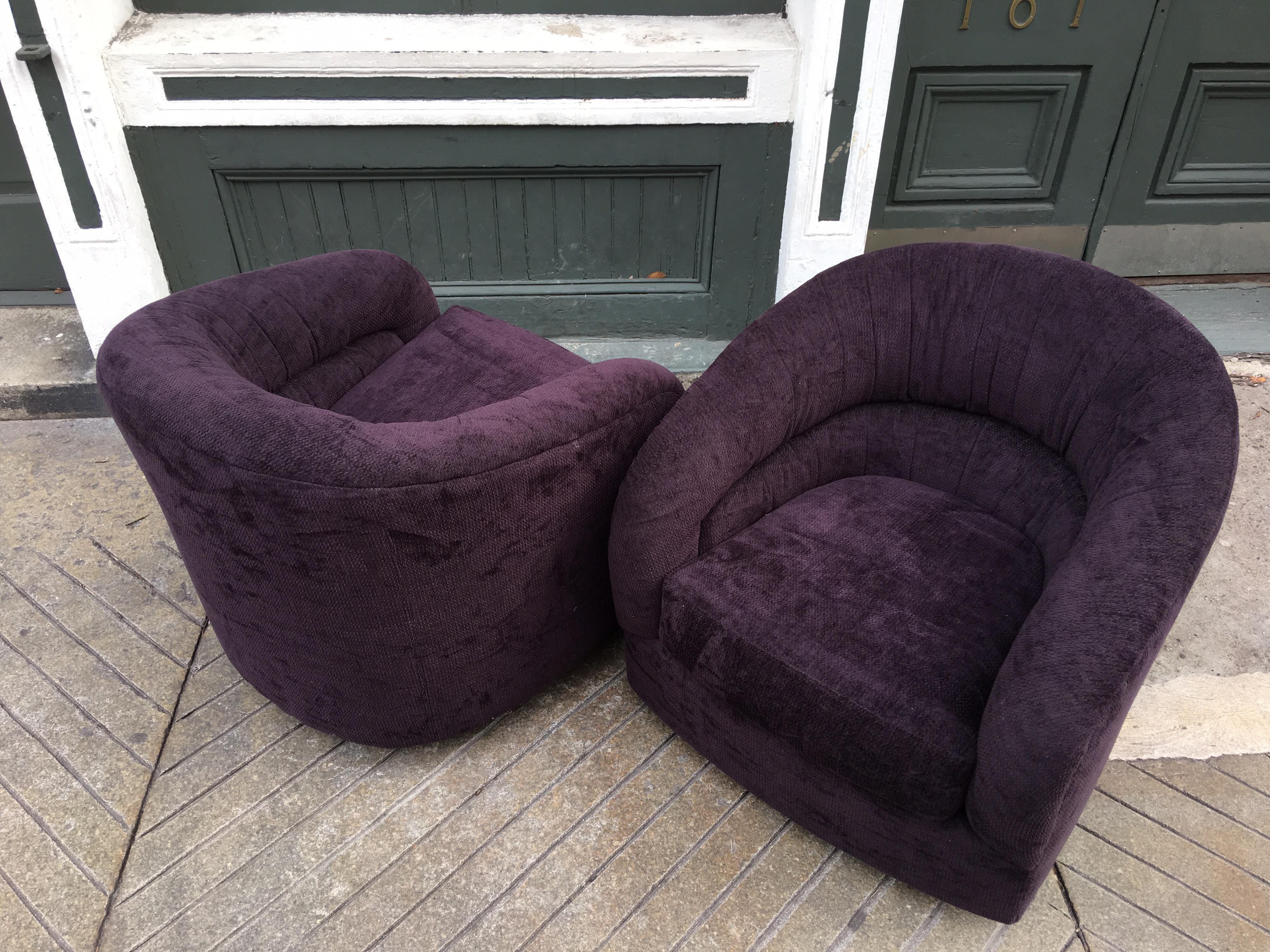 20th Century Pair of Swivel or Rocking Barrel Chairs in the Manner of Milo Baughman