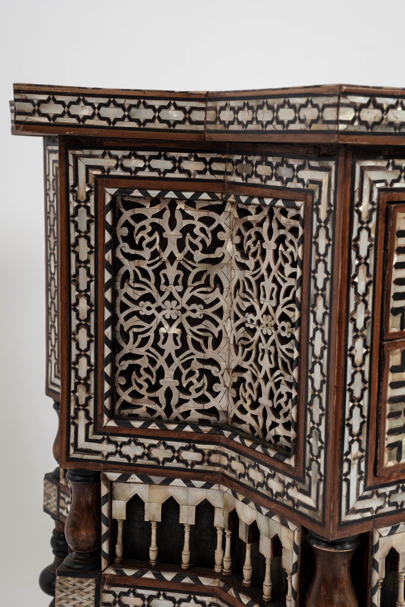 Pair Syrian Hexadecagon Marquetry Chests For Sale 3
