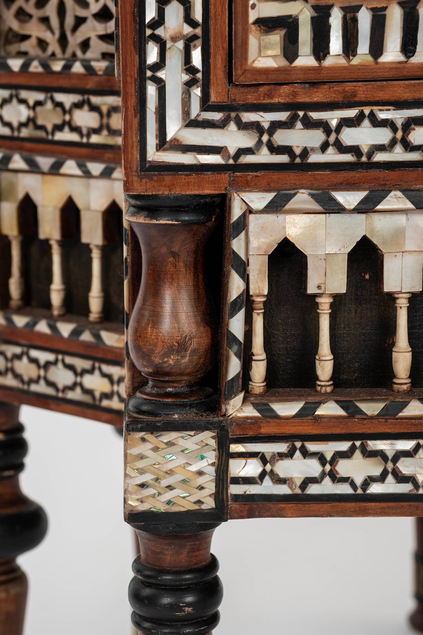 Pair Syrian Hexadecagon Marquetry Chests 7