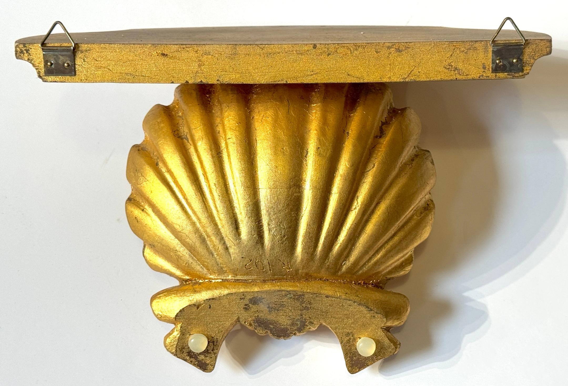 Pair talian Carved Giltwood Shell Motif Wall Brackets, Attributed  to Palladio For Sale 6