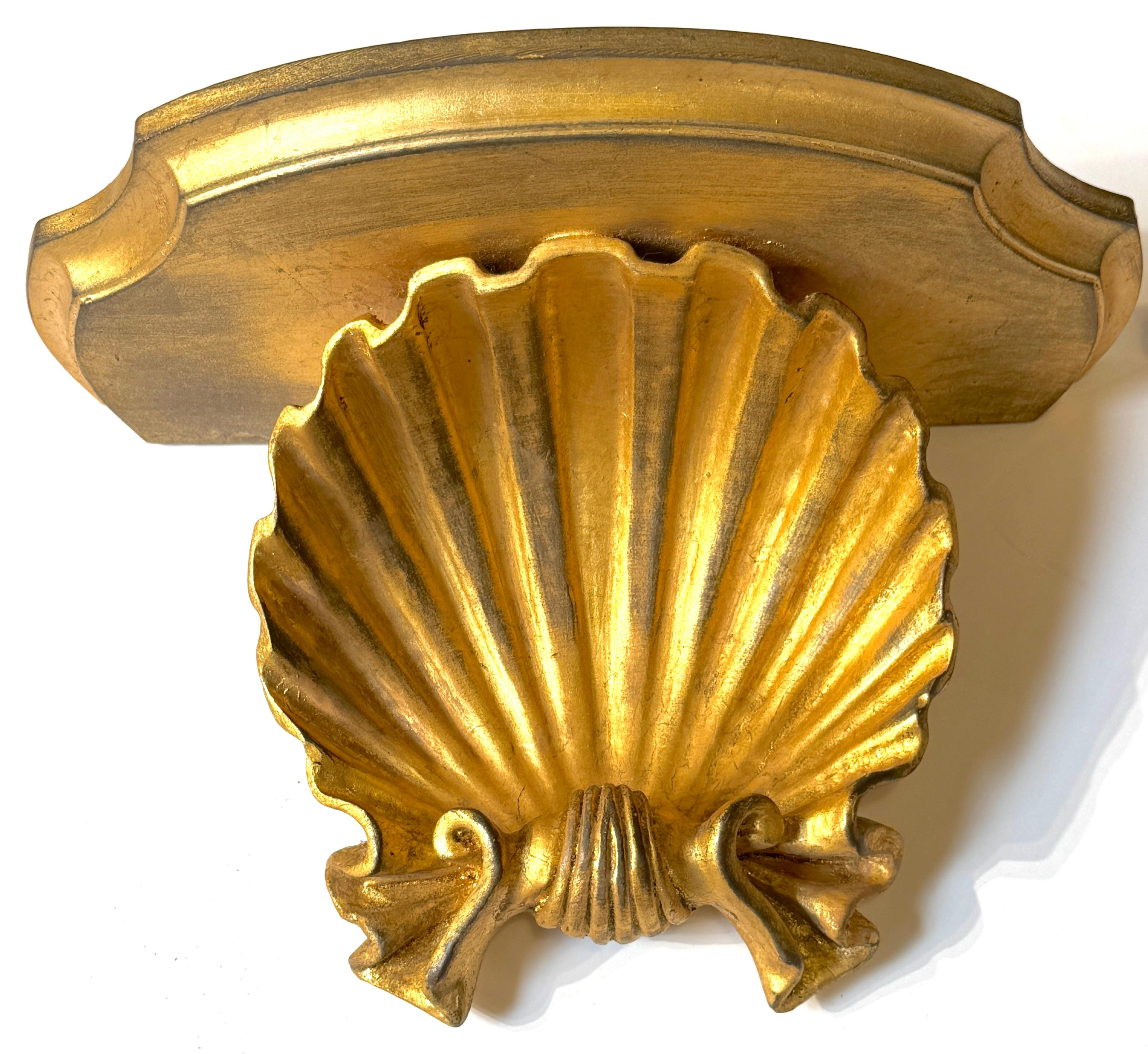 Italian Pair talian Carved Giltwood Shell Motif Wall Brackets, Attributed  to Palladio For Sale