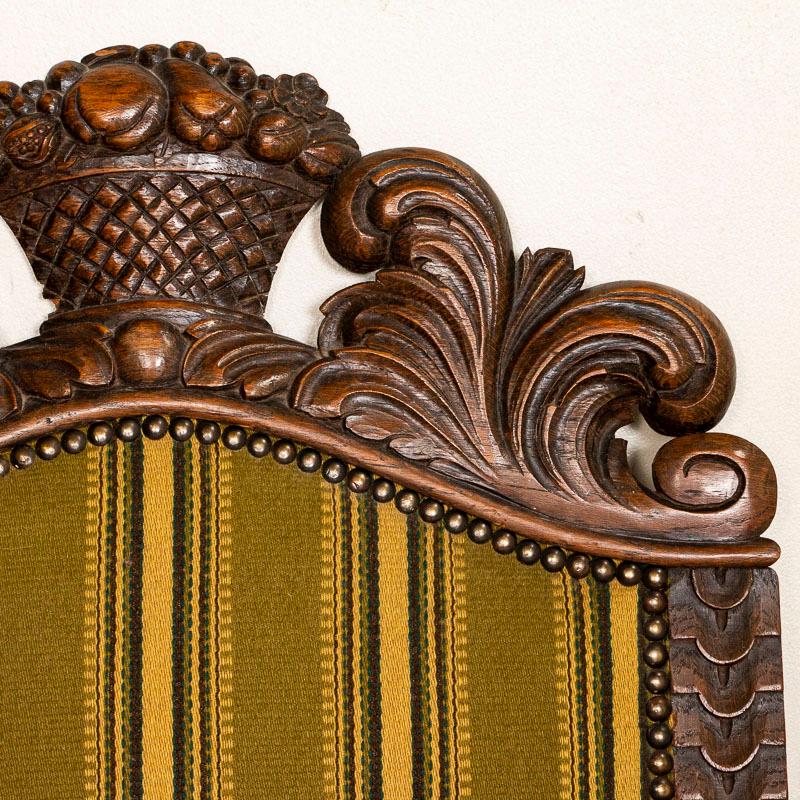 20ième siècle Paire de grands fauteuils baroques anciens sculptés du Danemark en vente