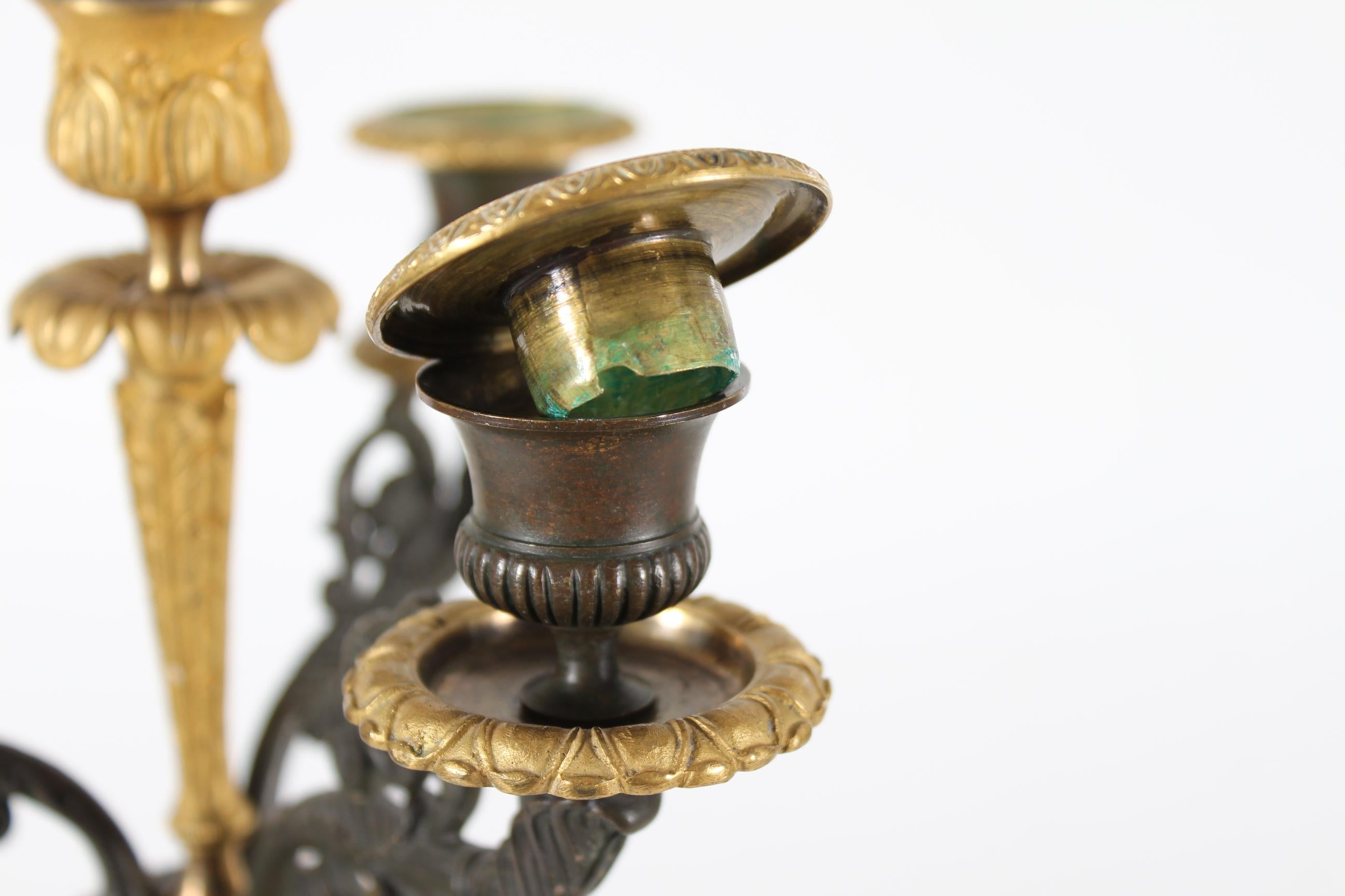 Coppia di candelabri antichi alti dell'Impero danese in metallo dorato + bronzo del 19° secolo in vendita 6
