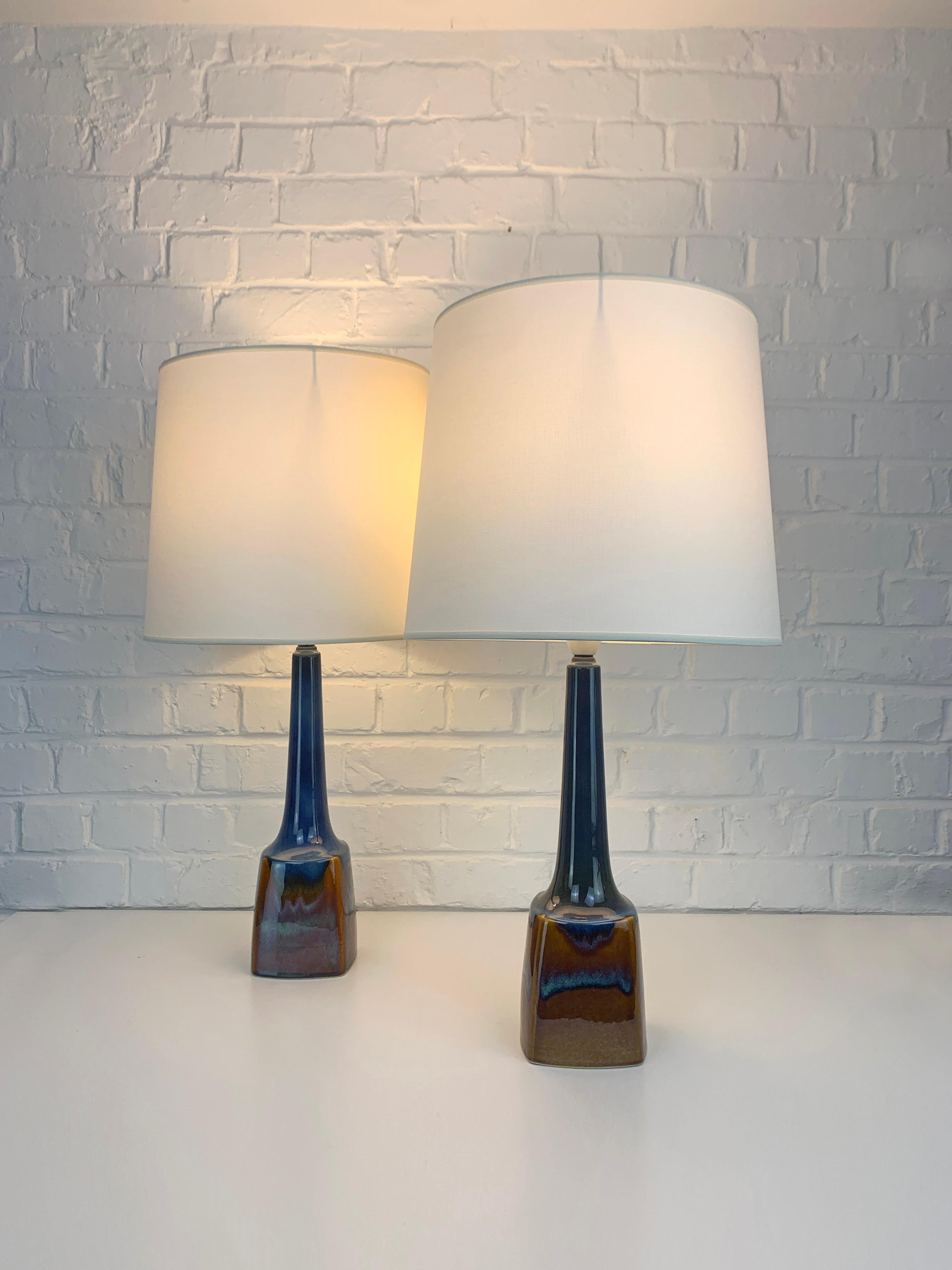 Scandinave moderne Paire de lampes de table en céramique Søholm Stentøj 941 par Einar Johansen en vente