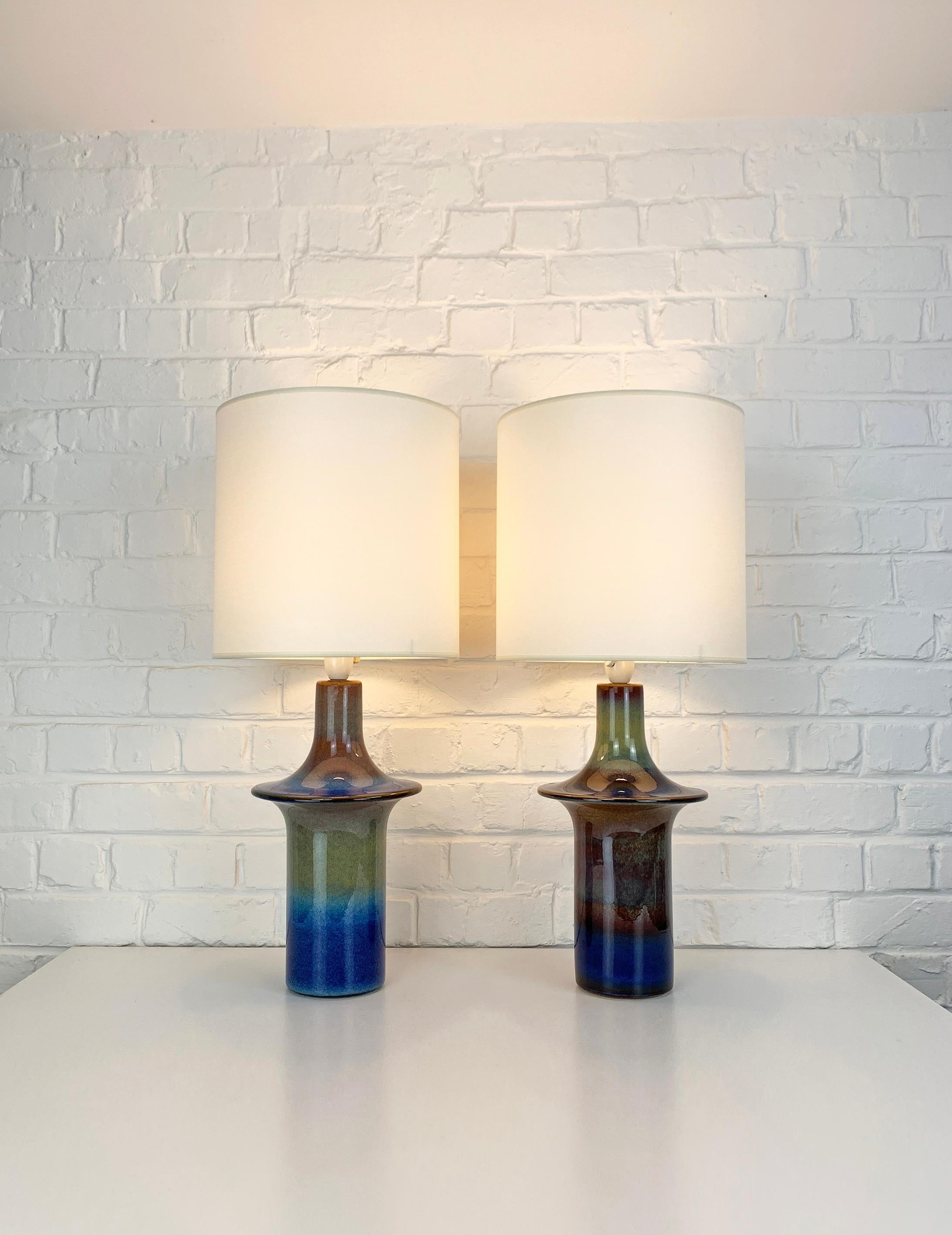 Paar hohe Ufo Søholm Stentøj Keramik Tischlampen Dänemark Mid-Century Steingut (Skandinavische Moderne) im Angebot