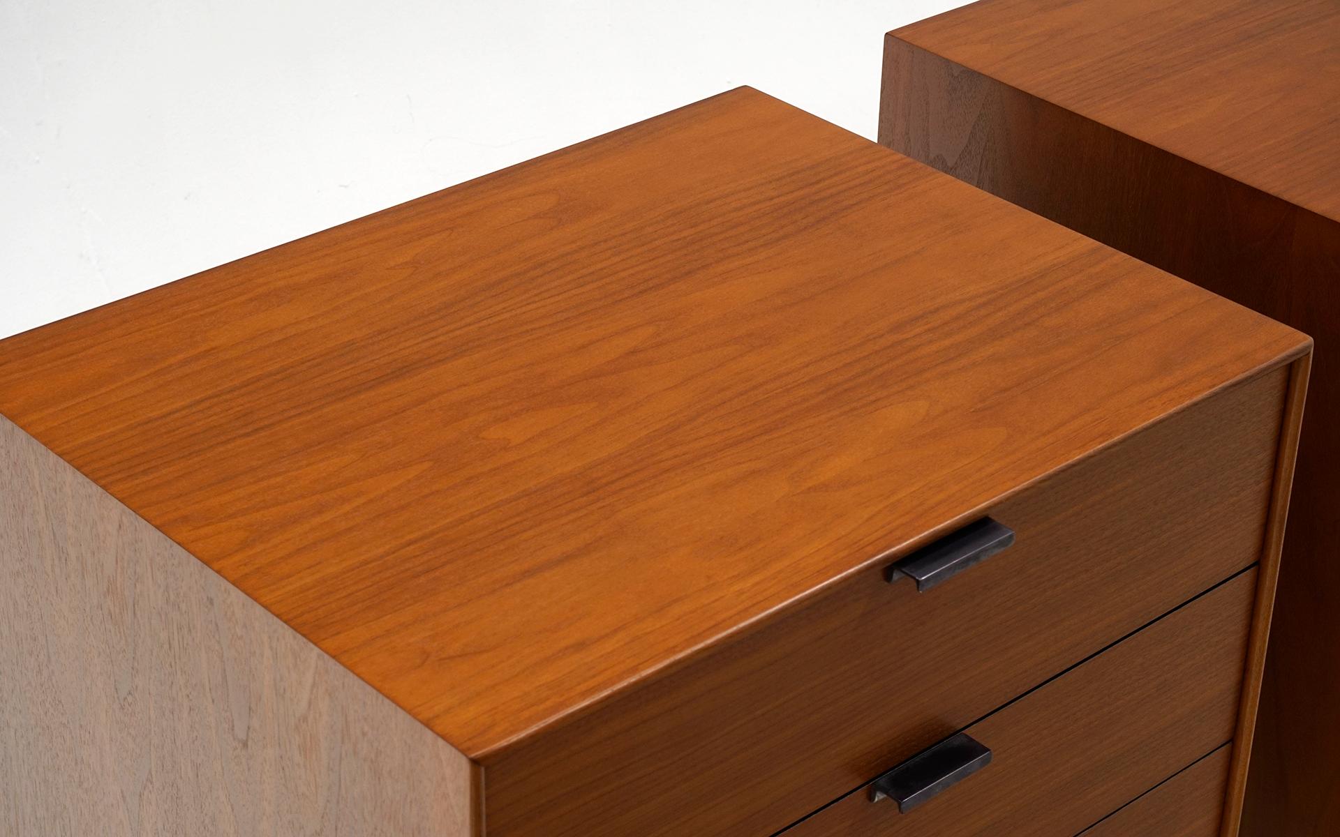 Pair Teak George Nelson Thin Edge Night Stands / Chests. Expertly Restored. In Good Condition For Sale In Kansas City, MO