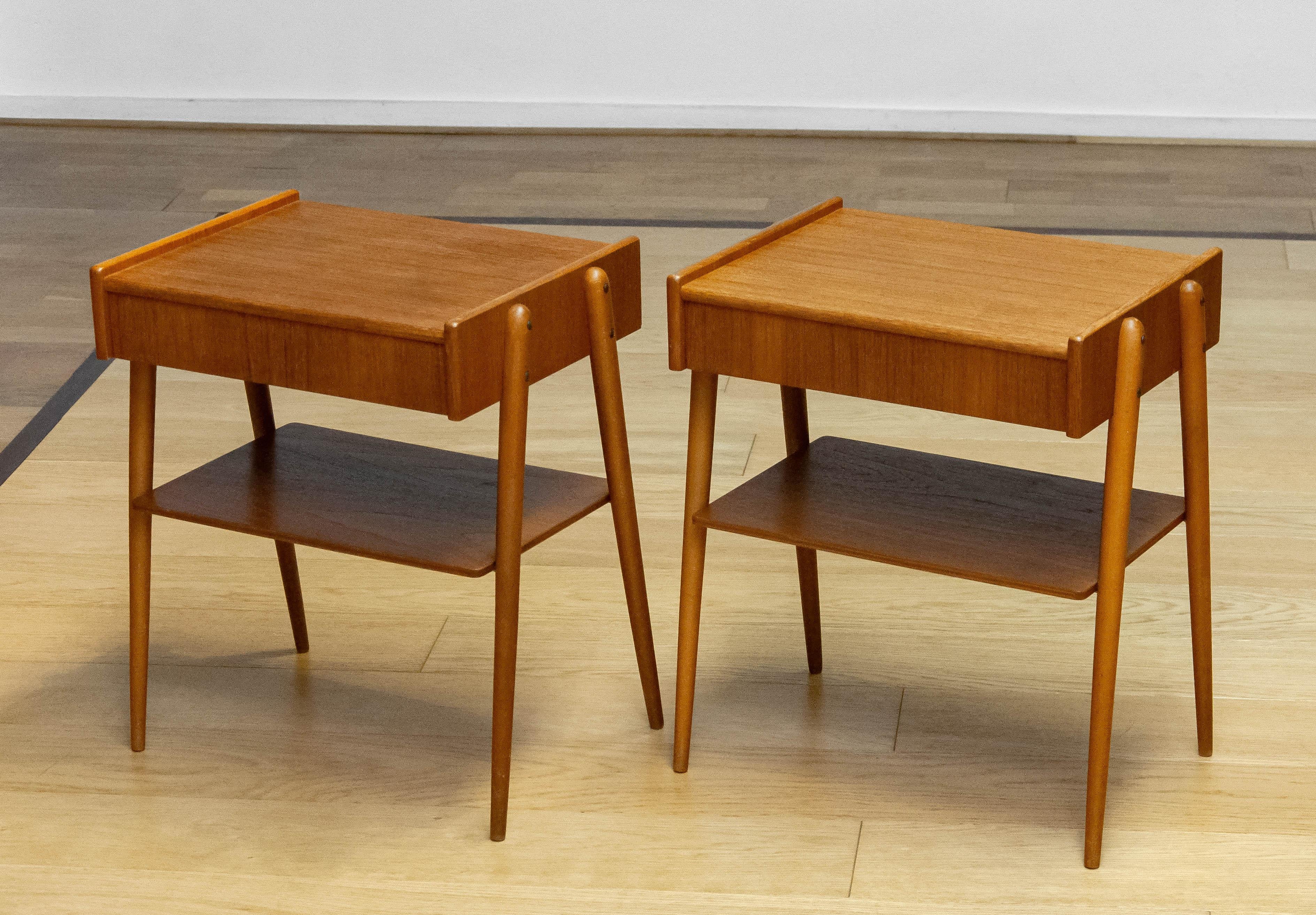 Pareja de mesillas de noche de teca de Carlström & Co, Suecia, años 50 Escandinavo moderno en venta