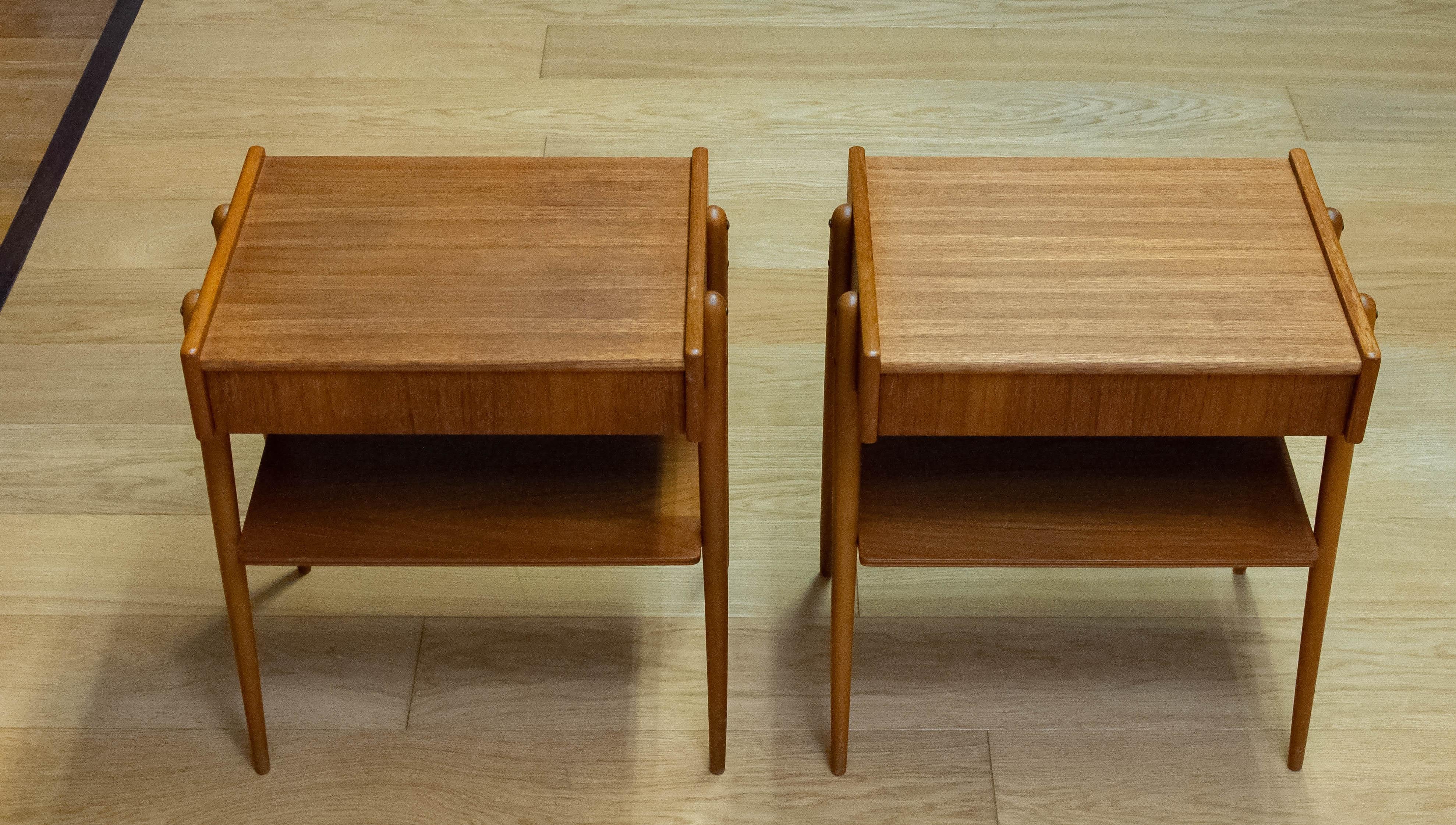 Pareja de mesillas de noche de teca de Carlström & Co, Suecia, años 50 en Bueno estado para la venta en Silvolde, Gelderland