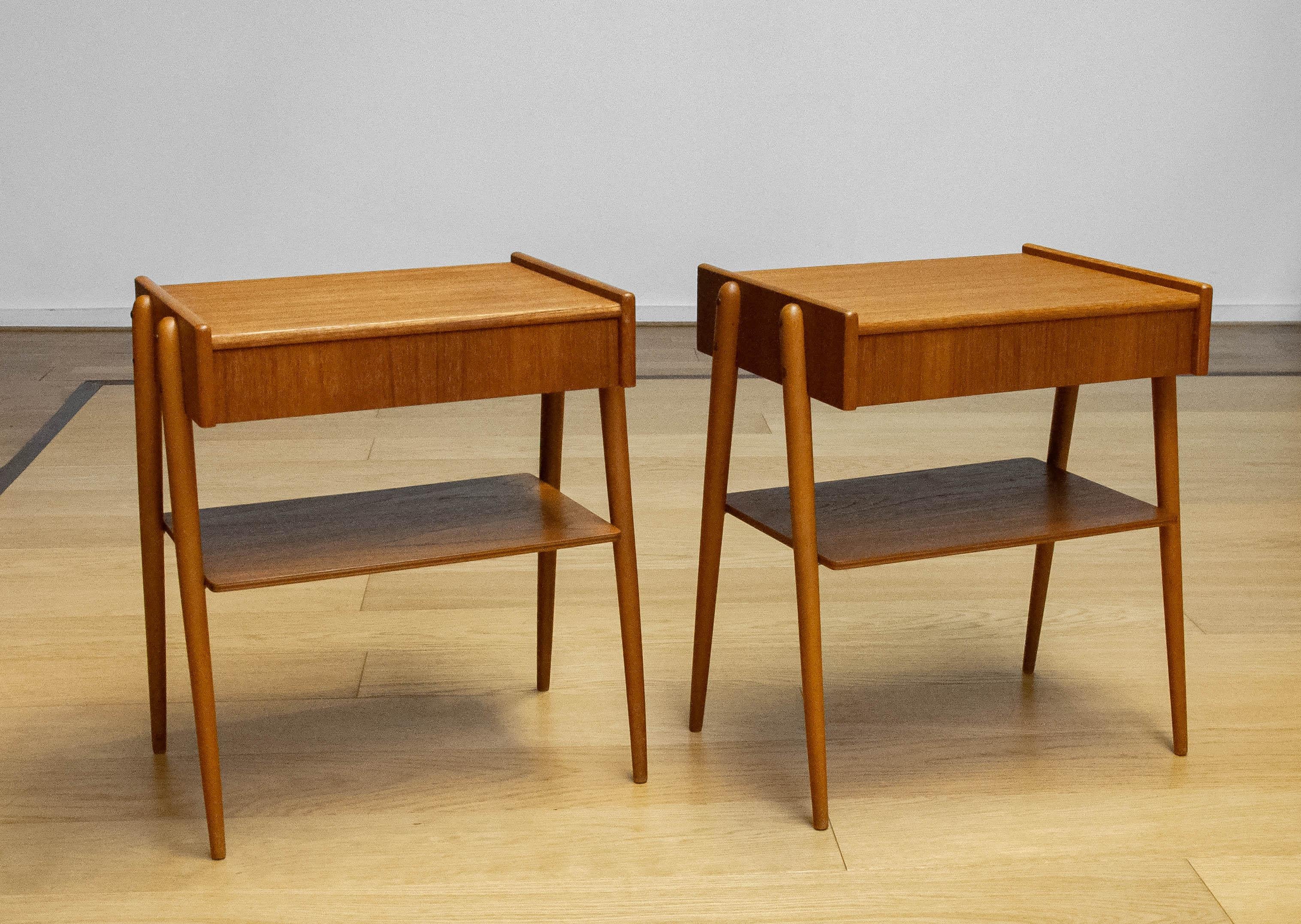 Pareja de mesillas de noche de teca de Carlström & Co, Suecia, años 50 en venta 2