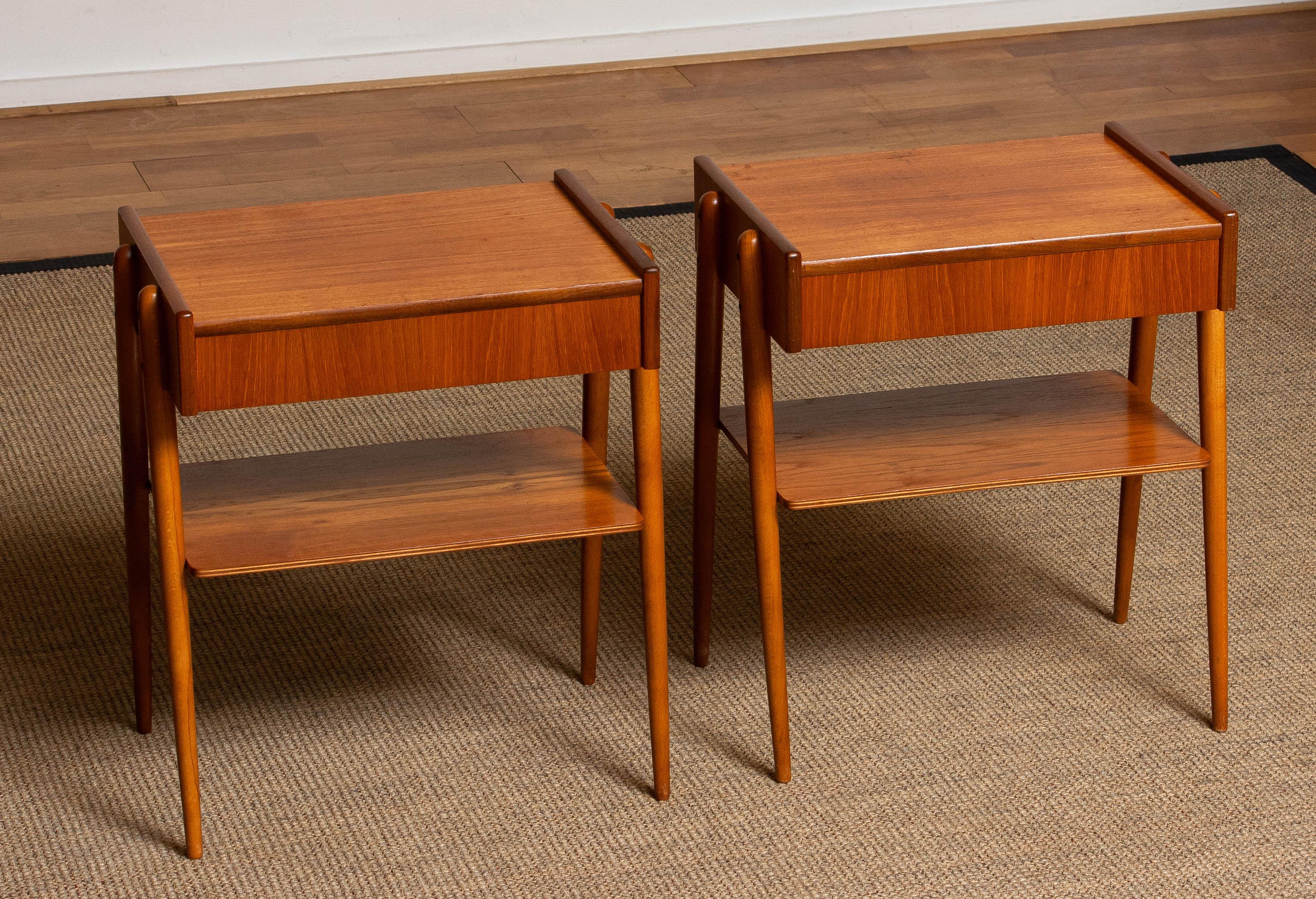 Suédois Paire de tables de chevet en teck de Carlstrm & Co Mobelfabrik, datant de 1950 en vente