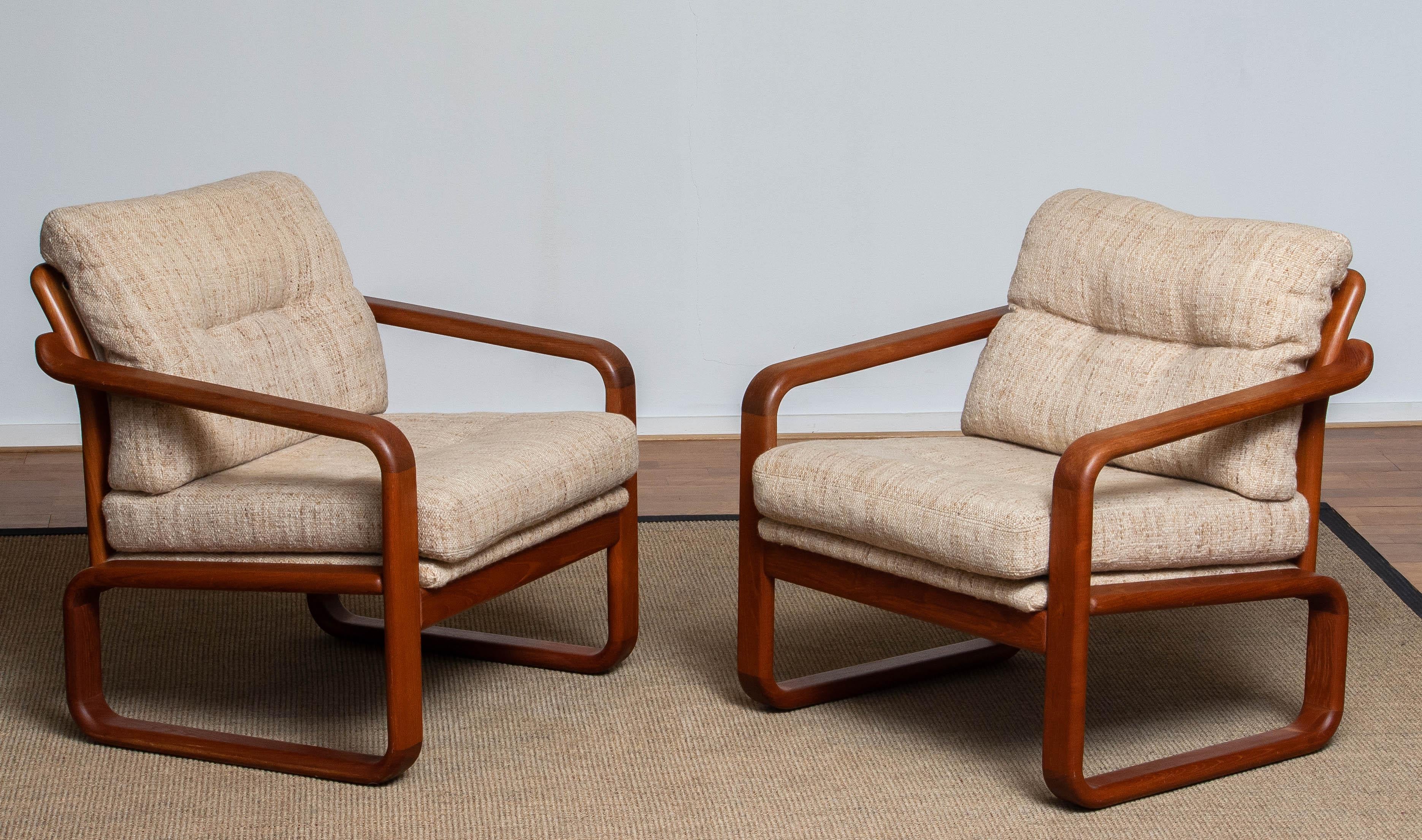 Scandinave moderne Paire de fauteuils en teck avec coussins en laine par DHS Design Denmark 1980 en vente