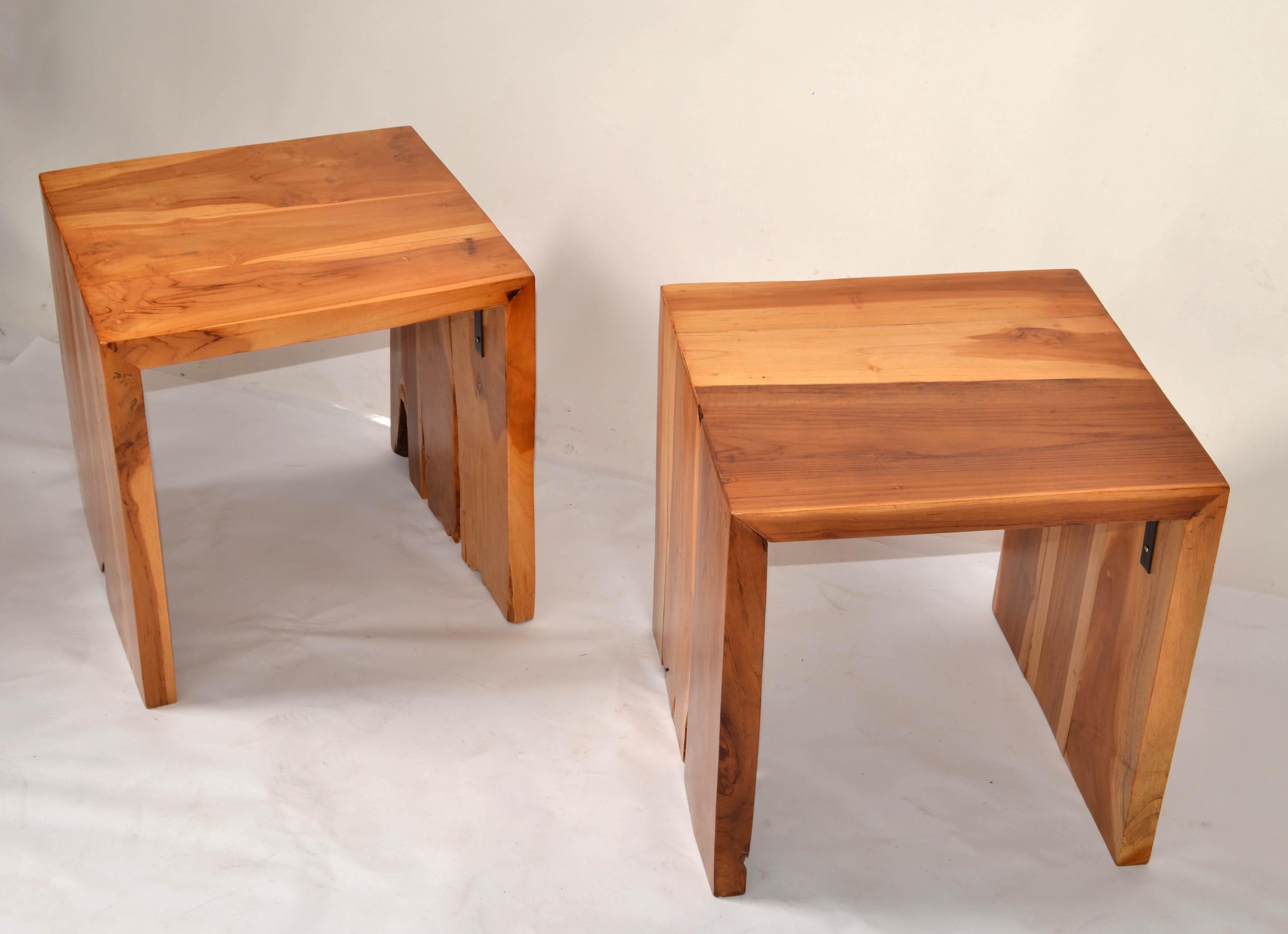Pareja, Tablero de Madera de Teca Natural Mesilla de Noche Orgánica Moderna Indonesia siglo XX en venta