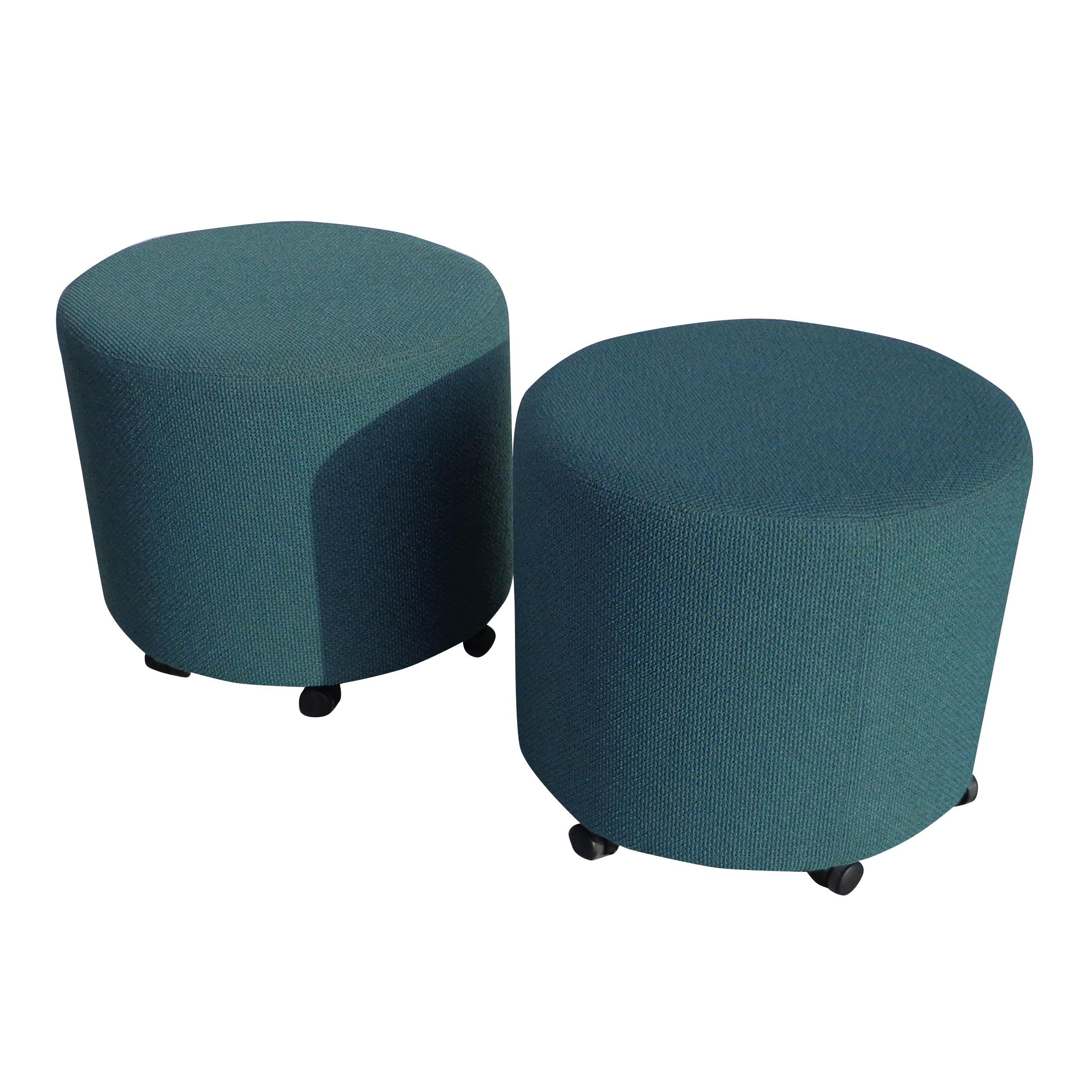 Pair Teknion collaborative ottomans

The collaborative ottoman provides casual seating for guests in a workstation or lounge environment. In a lounge, the ottoman can
be used in their own grouping or intermingled with other lounge seating,