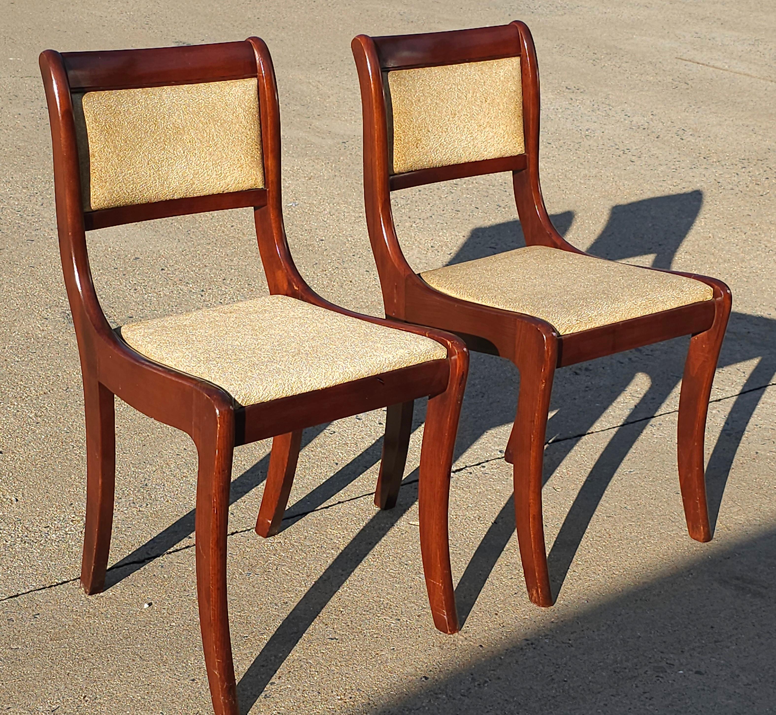 Mid-Century Modern Pair Tell City Chair Co. Duncan Phyfe Mahogany and Vinyl Upholstered Side Chairs For Sale