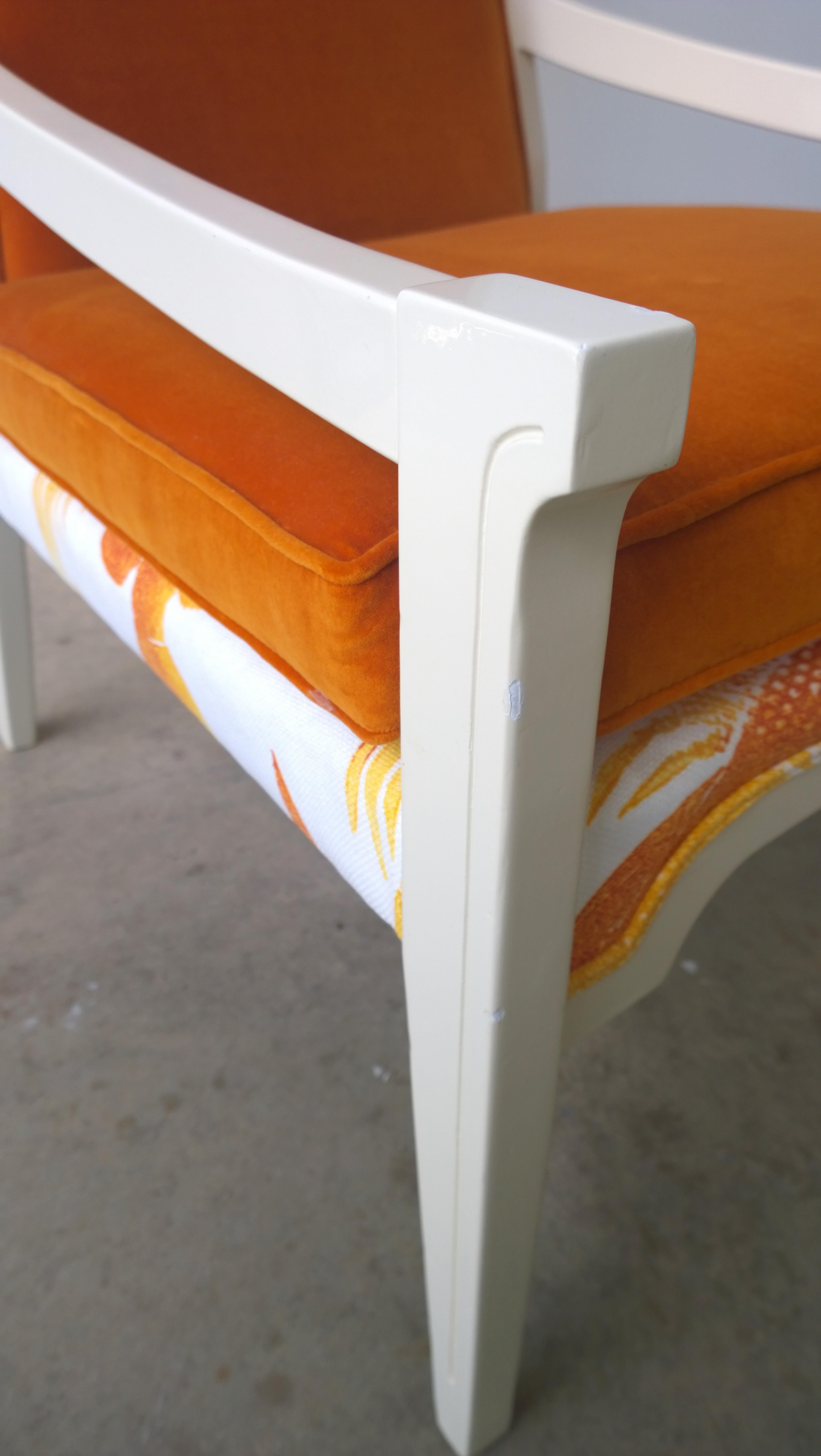 T.H. Robsjohn-Gibbings Style Orange Velvet & White Linen Arm Lounge Chairs, Pair For Sale 4