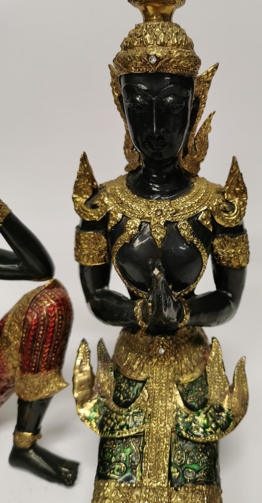 Pair of Thai enameled brass figures.
Saraswati, the Goddess of Music (21 x 12 x 26 cm high) and Theppanom Guardian Angel (11 x 13 x 32cm high) with very fine detail,
circa 1990.
Total weight: 4.4kg.
Our eclectic stock crosses cultures, continents,