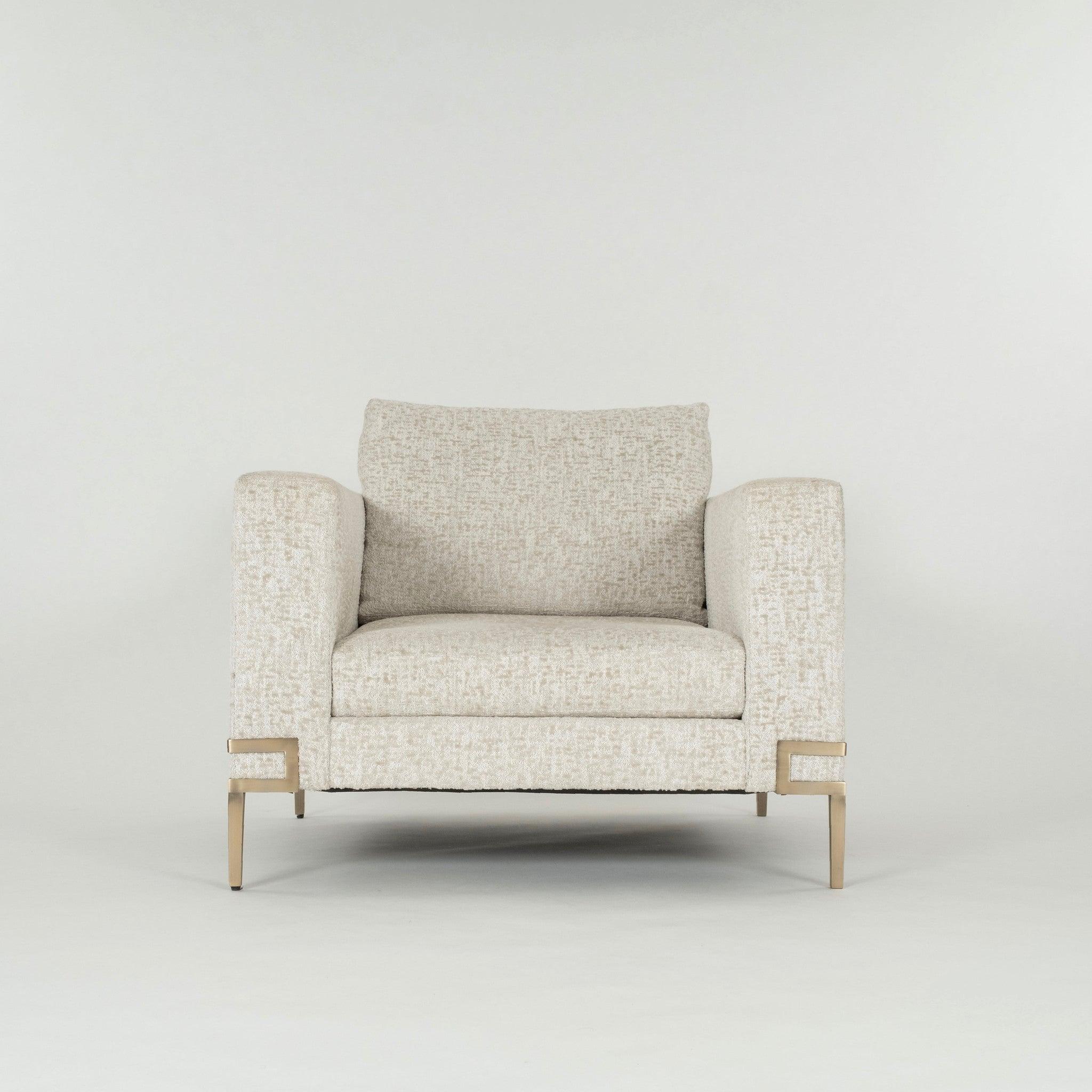 Ein Paar Thayer Coggin Manolo Lounge Chairs mit Untergestell aus Edelstahl.