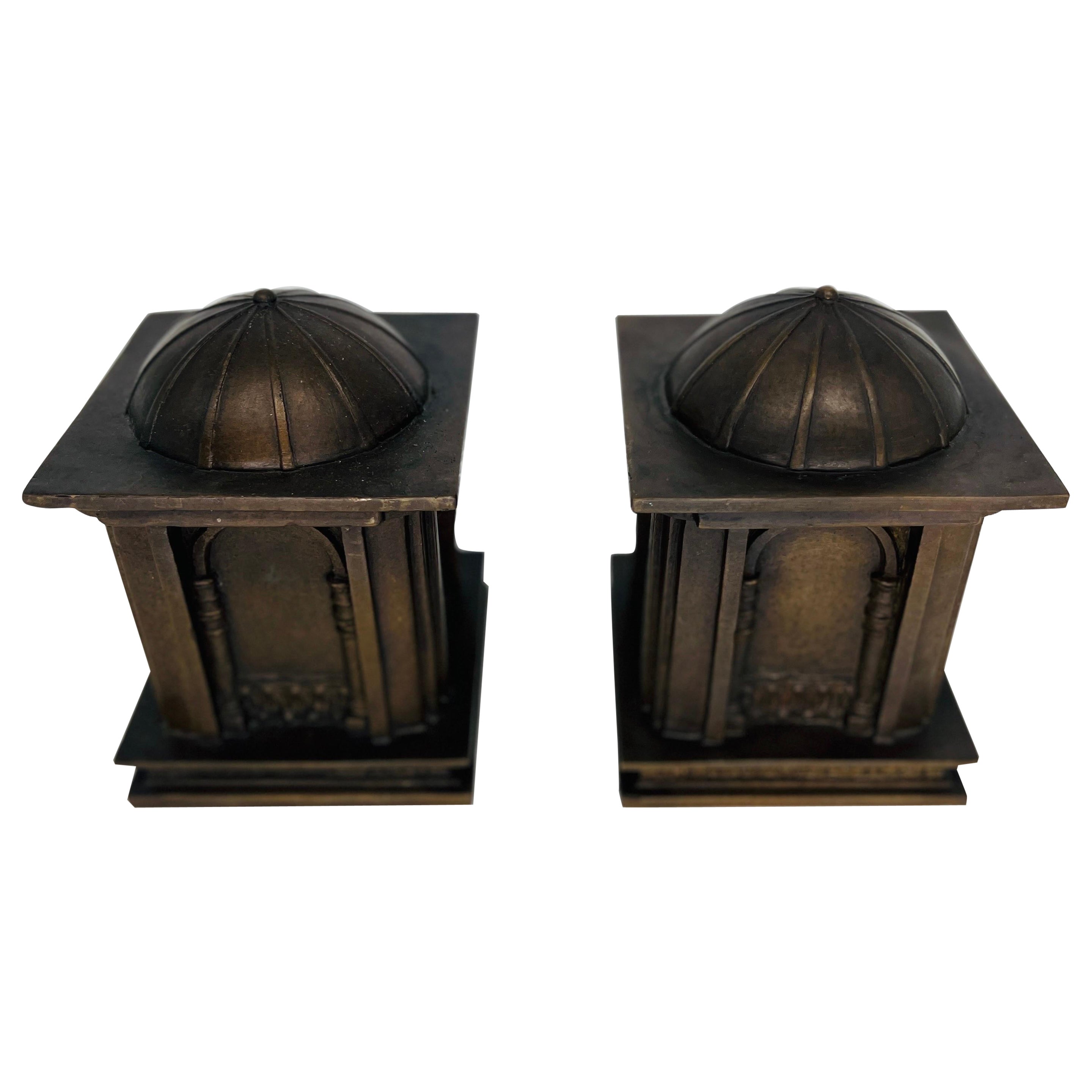 Paar, "Die Borghese" Bronzene Buchstützen im Stil der Grand Tour im Angebot