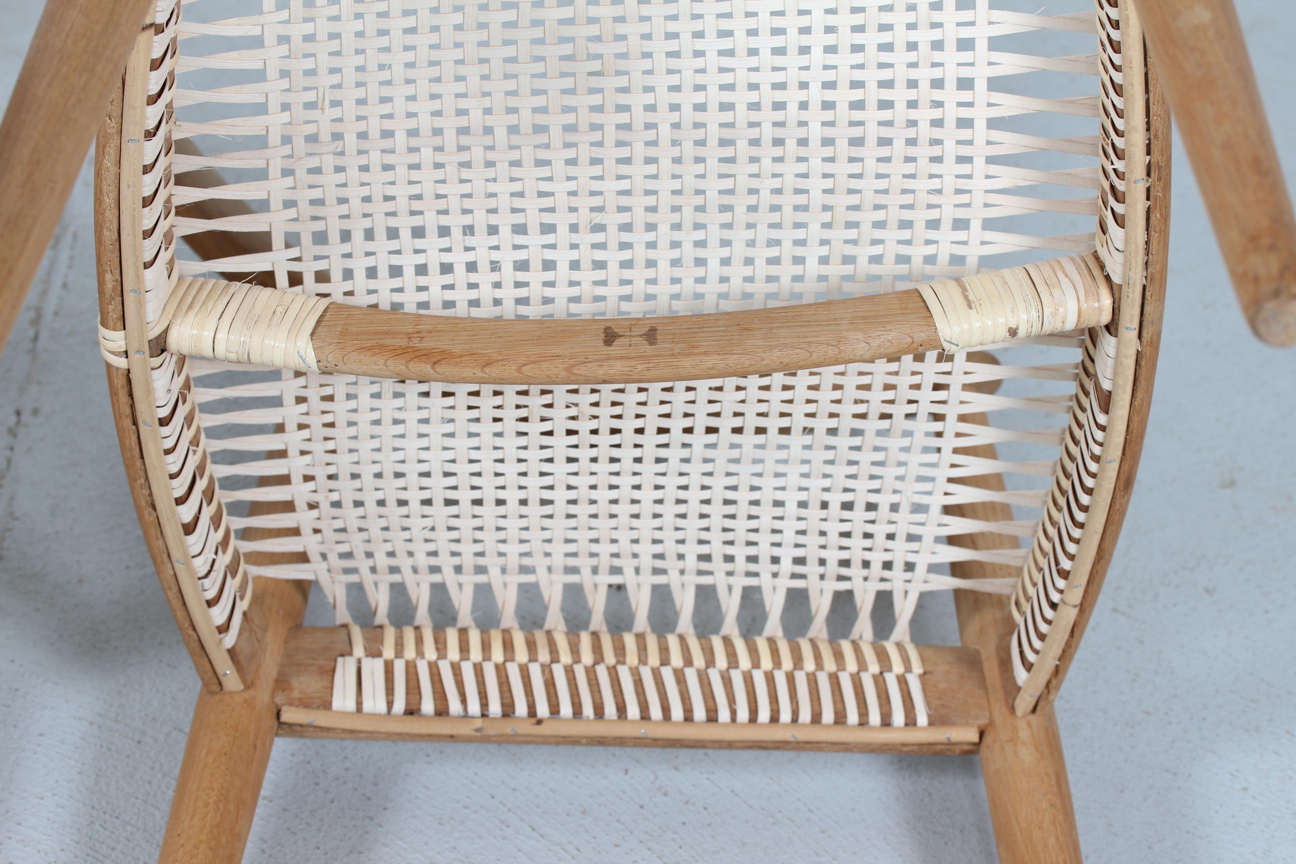 Paire de chaises de Hans J Wegner 503 en chêne et en rotin fabriquées par Johannes Hansen:: années 1960 6