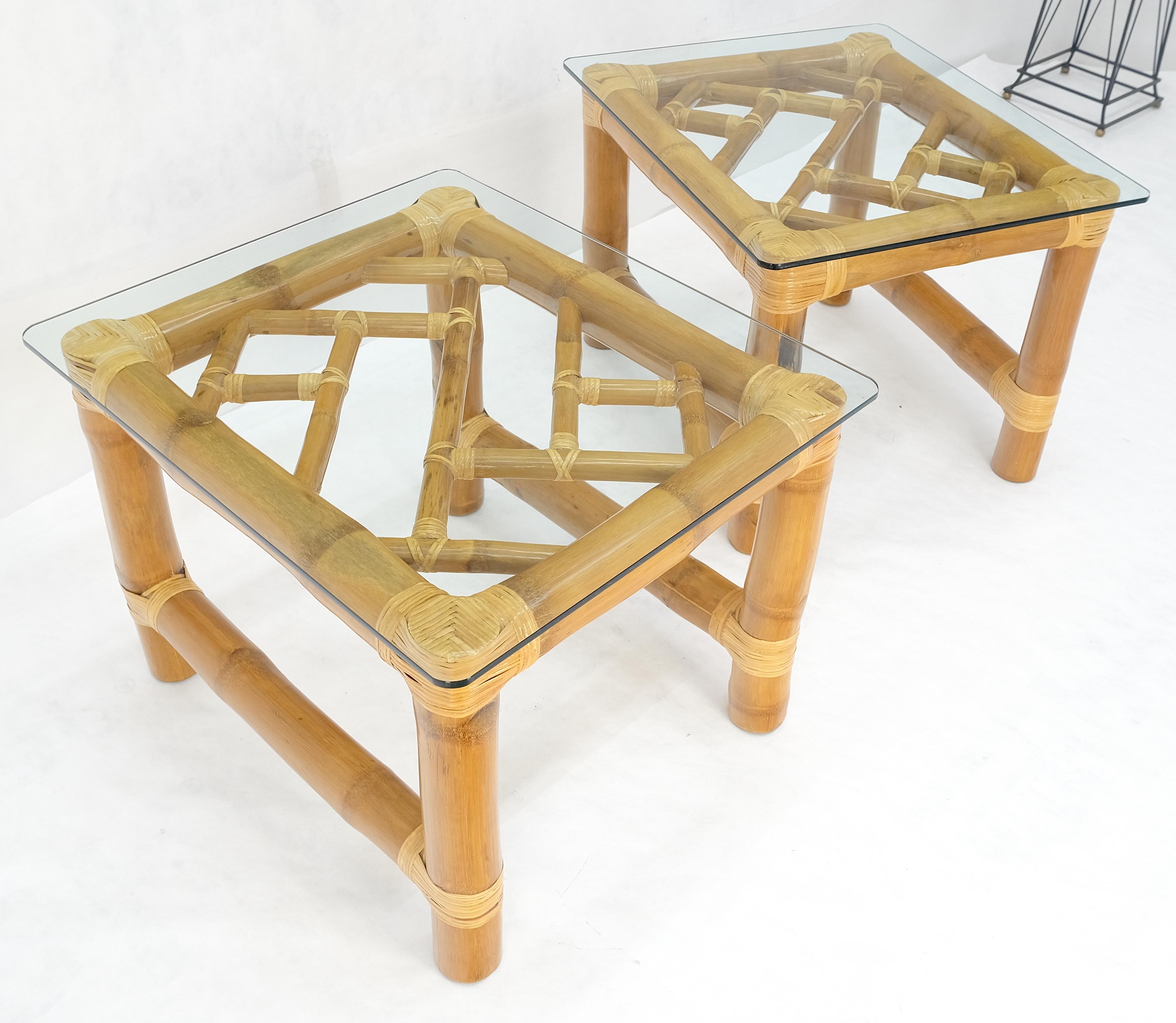 Paire de tables d'appoint en bambou épais avec plateau en verre rectangulaire MINT en vente 3