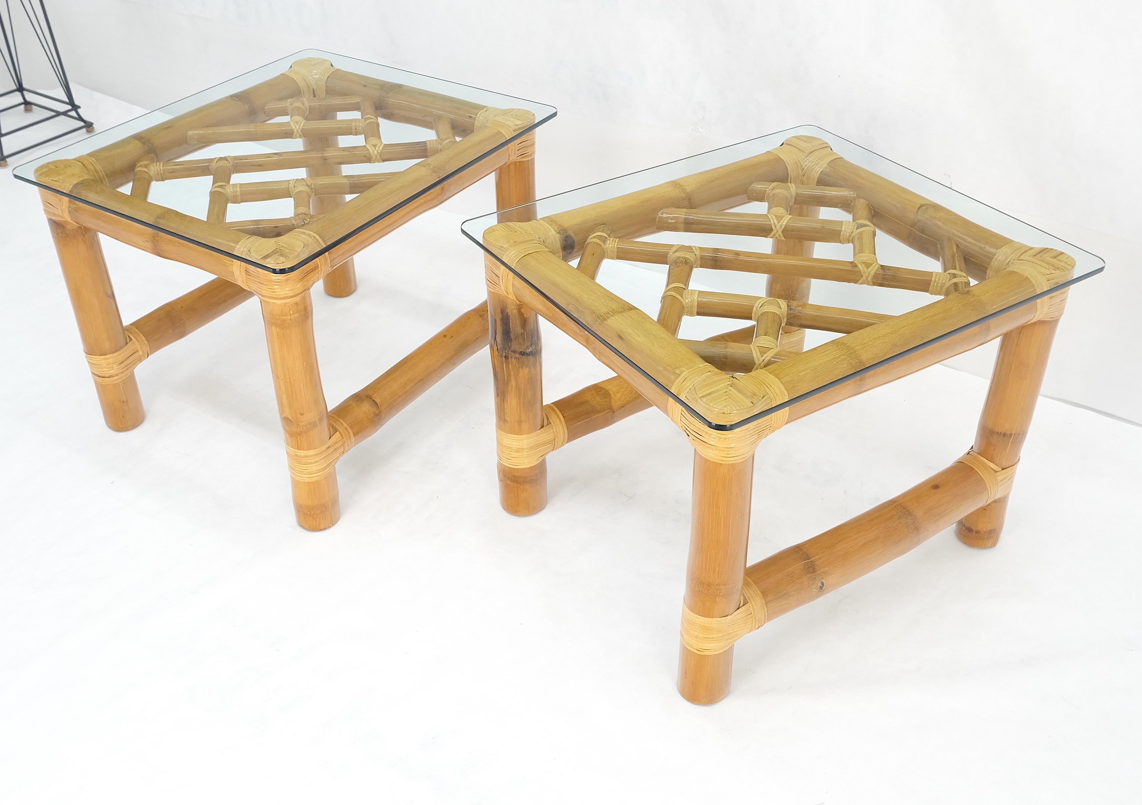 Paire de tables d'appoint en bambou épais avec plateau en verre rectangulaire MINT en vente 7
