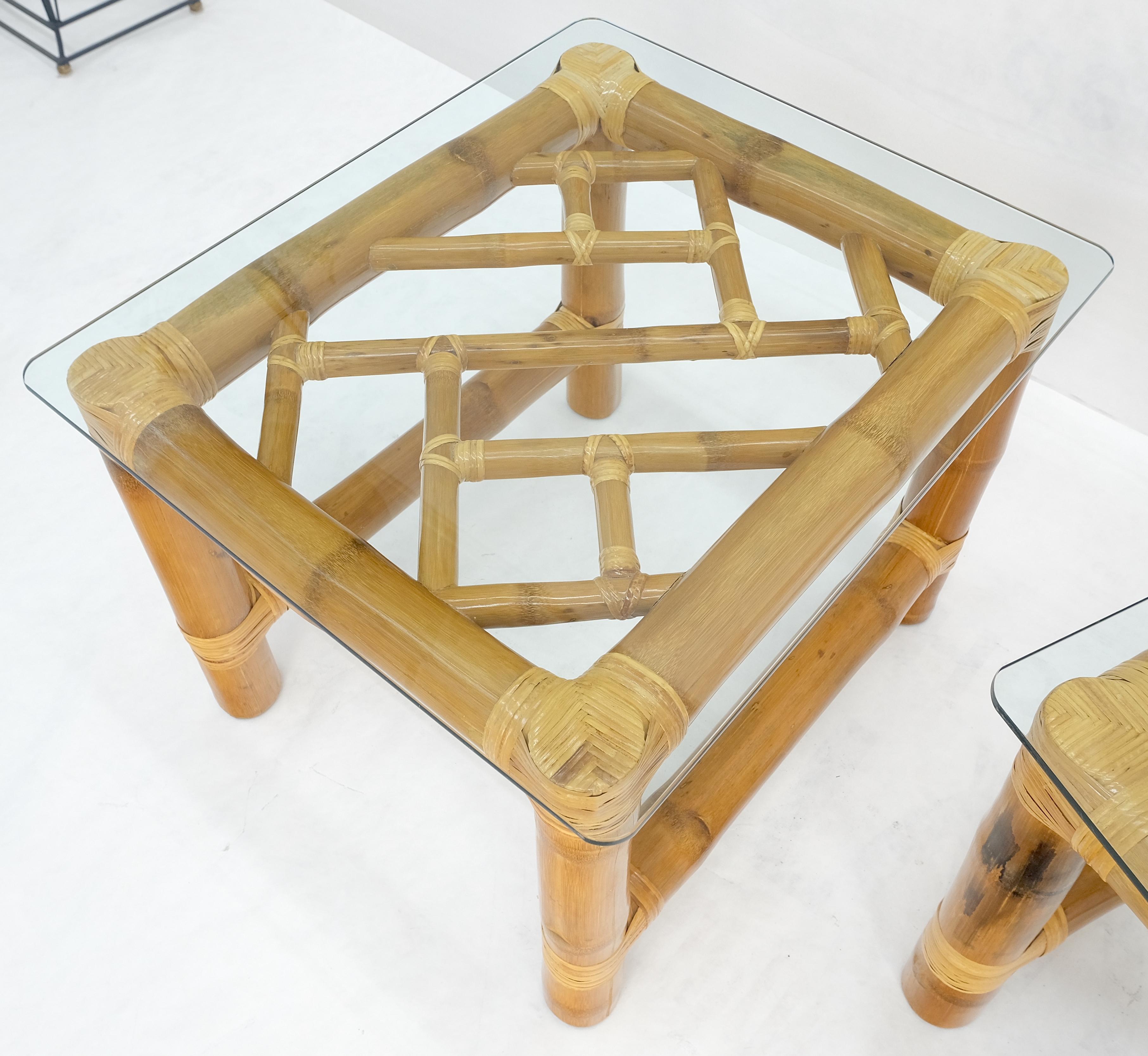 Paire de tables d'appoint en bambou épais avec plateau en verre rectangulaire MINT en vente 11