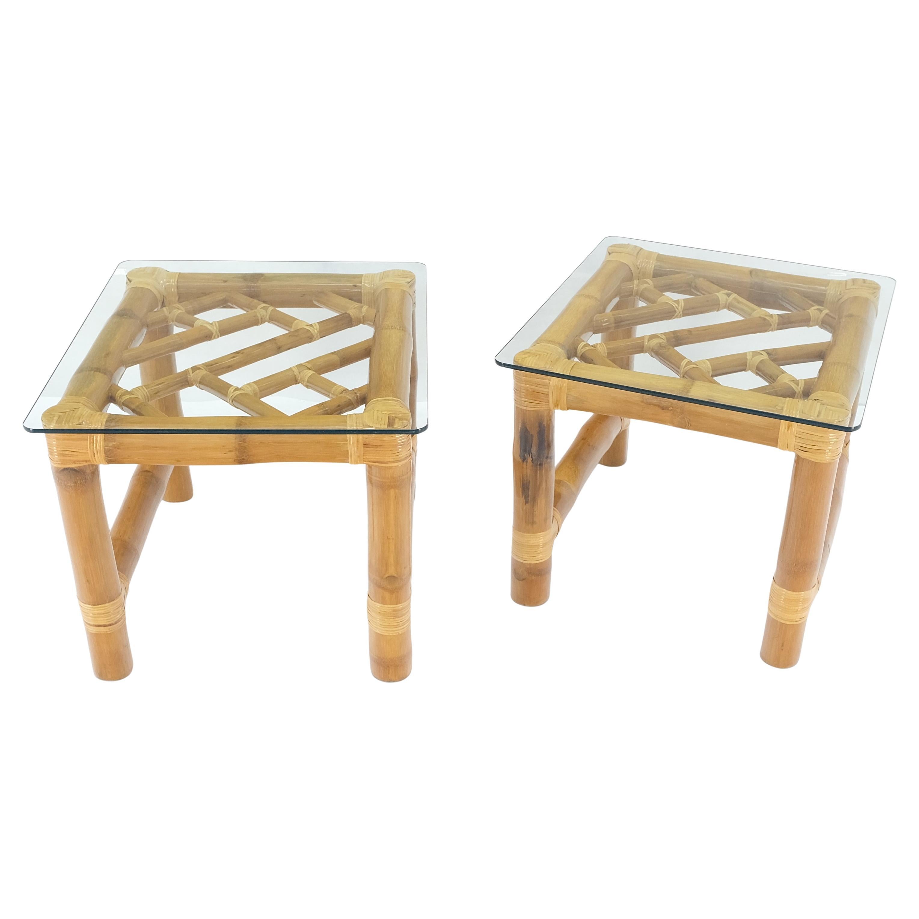 Paire de tables d'appoint en bambou épais avec plateau en verre rectangulaire MINT en vente